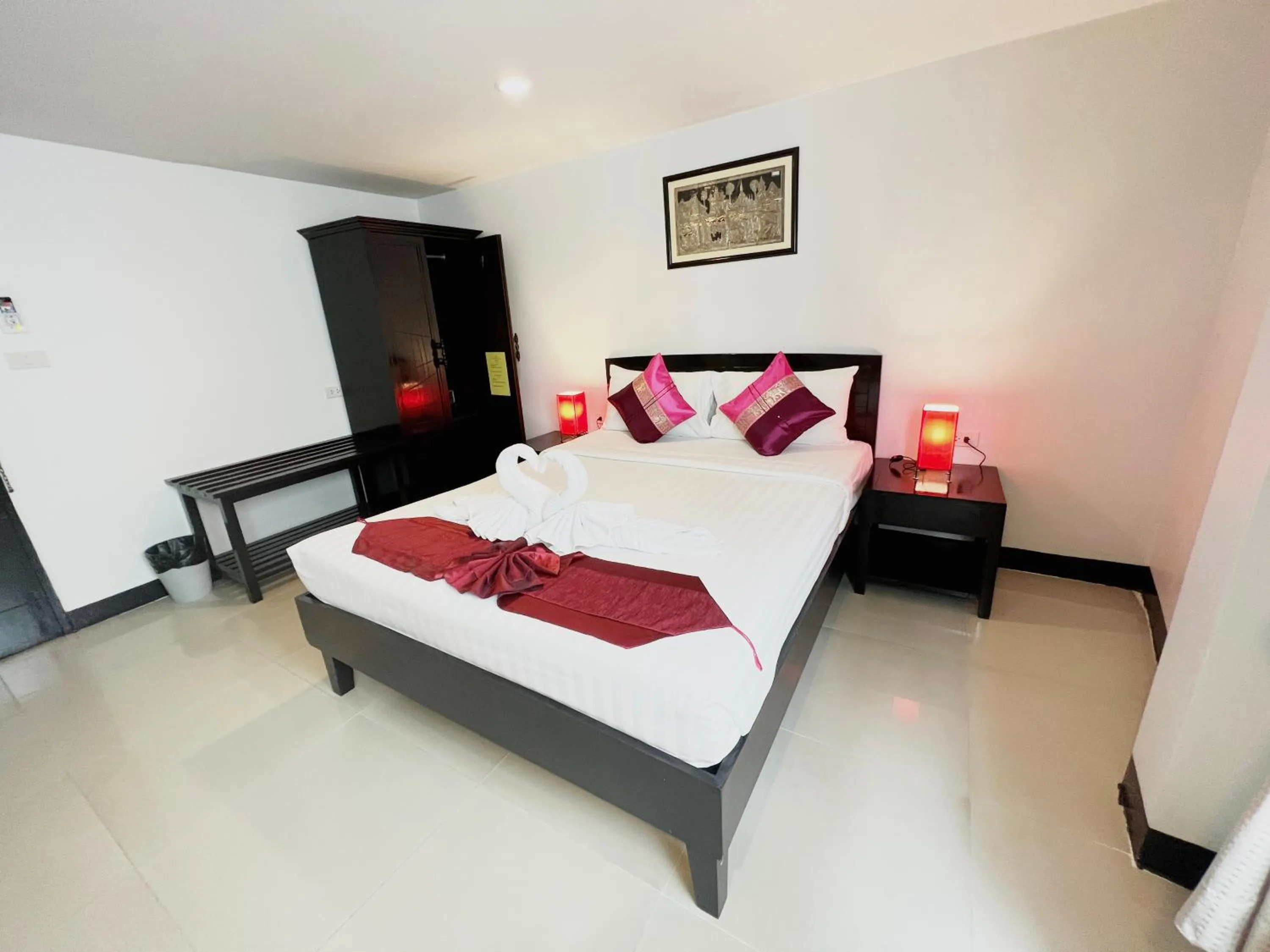 Bedroom, Bed in Silver Resortel