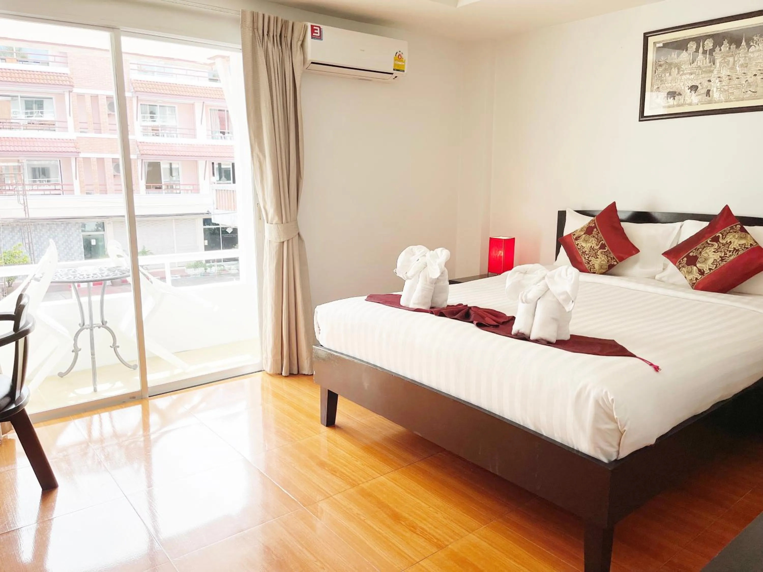 Bedroom, Bed in Silver Resortel