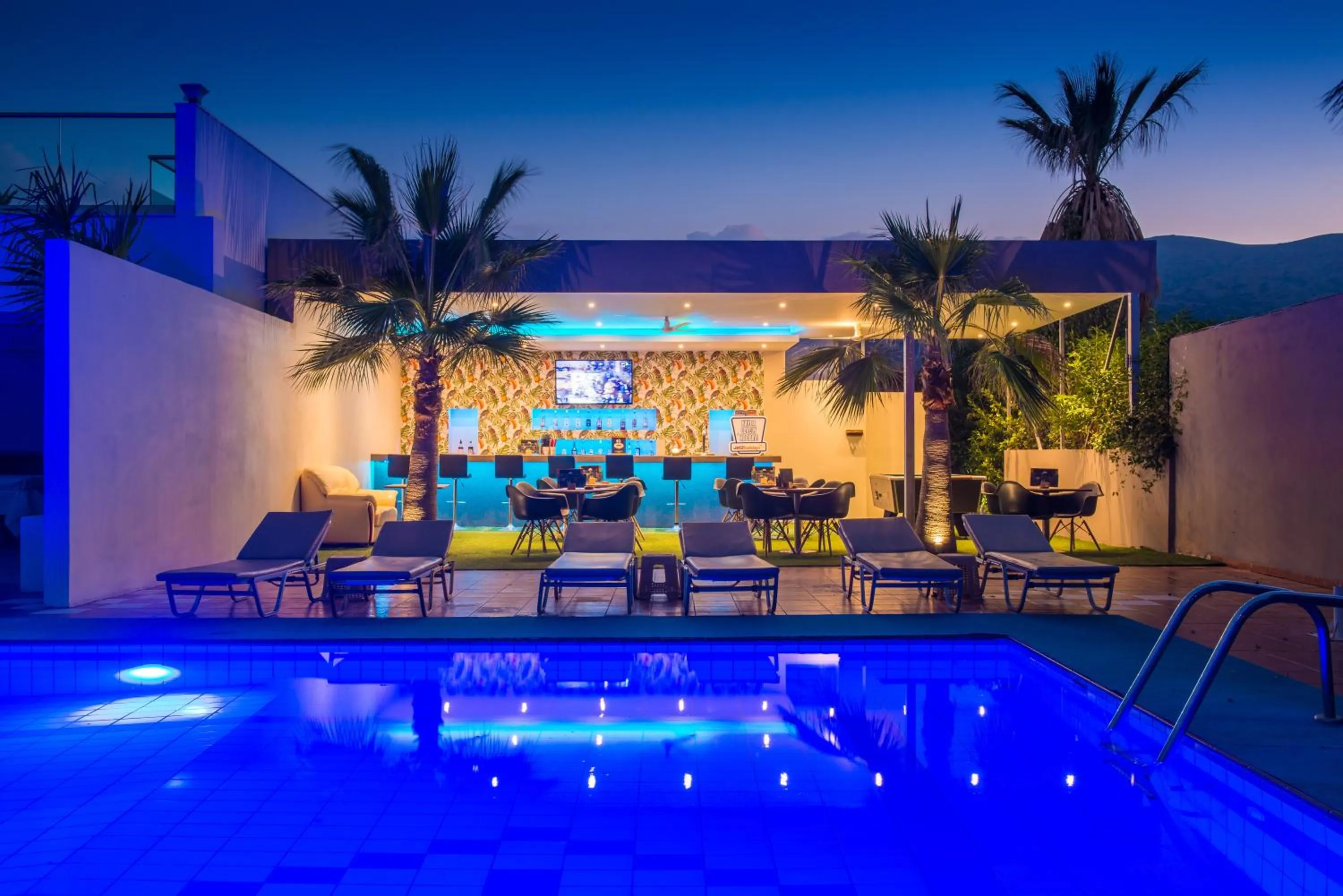 Swimming pool in Primavera Beach Hotel Studios & Apartments