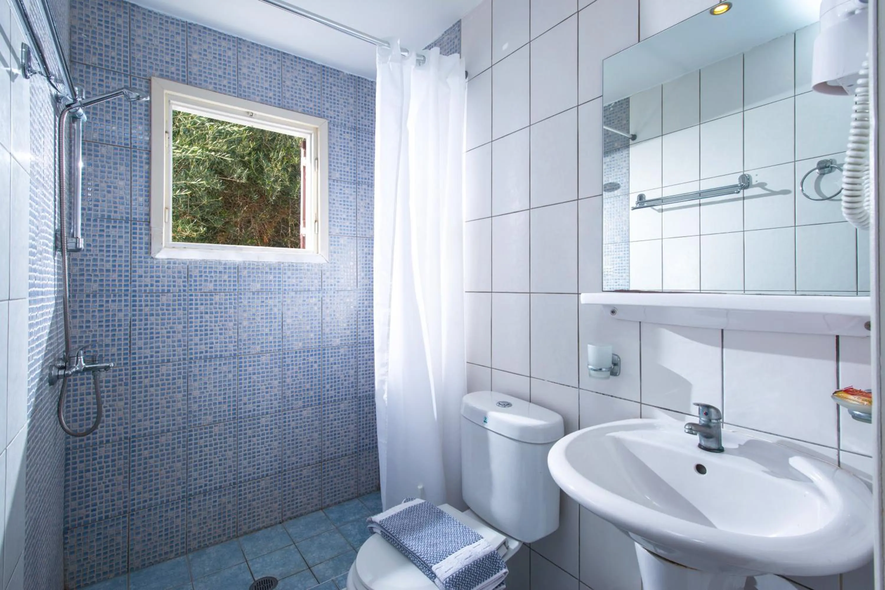 Bathroom in Primavera Beach Hotel Studios & Apartments