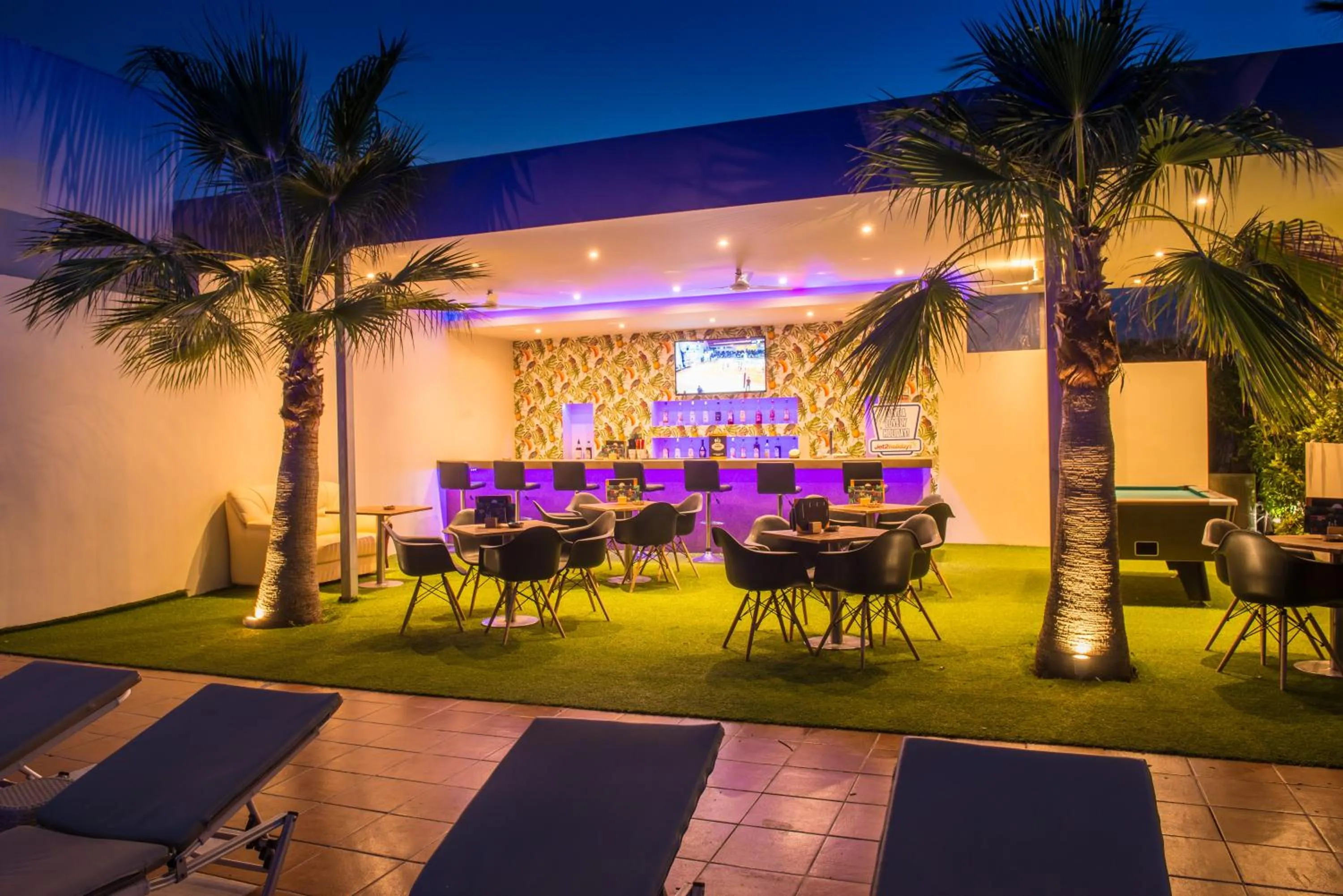 Lounge or bar in Primavera Beach Hotel Studios & Apartments