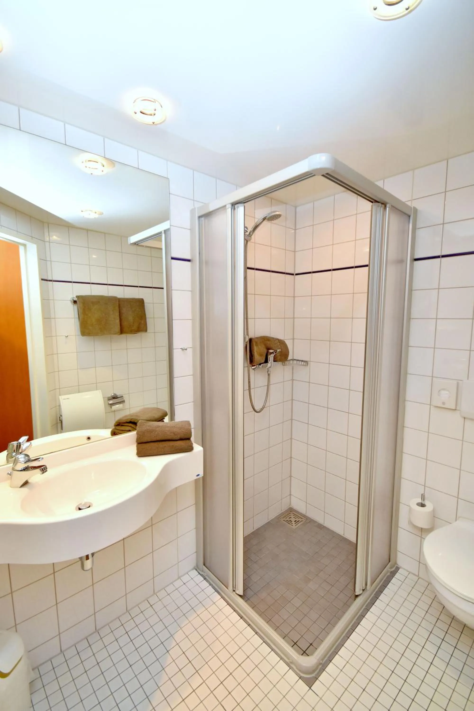 Bathroom in Hotel & Restaurant Zum Deutschen Hause