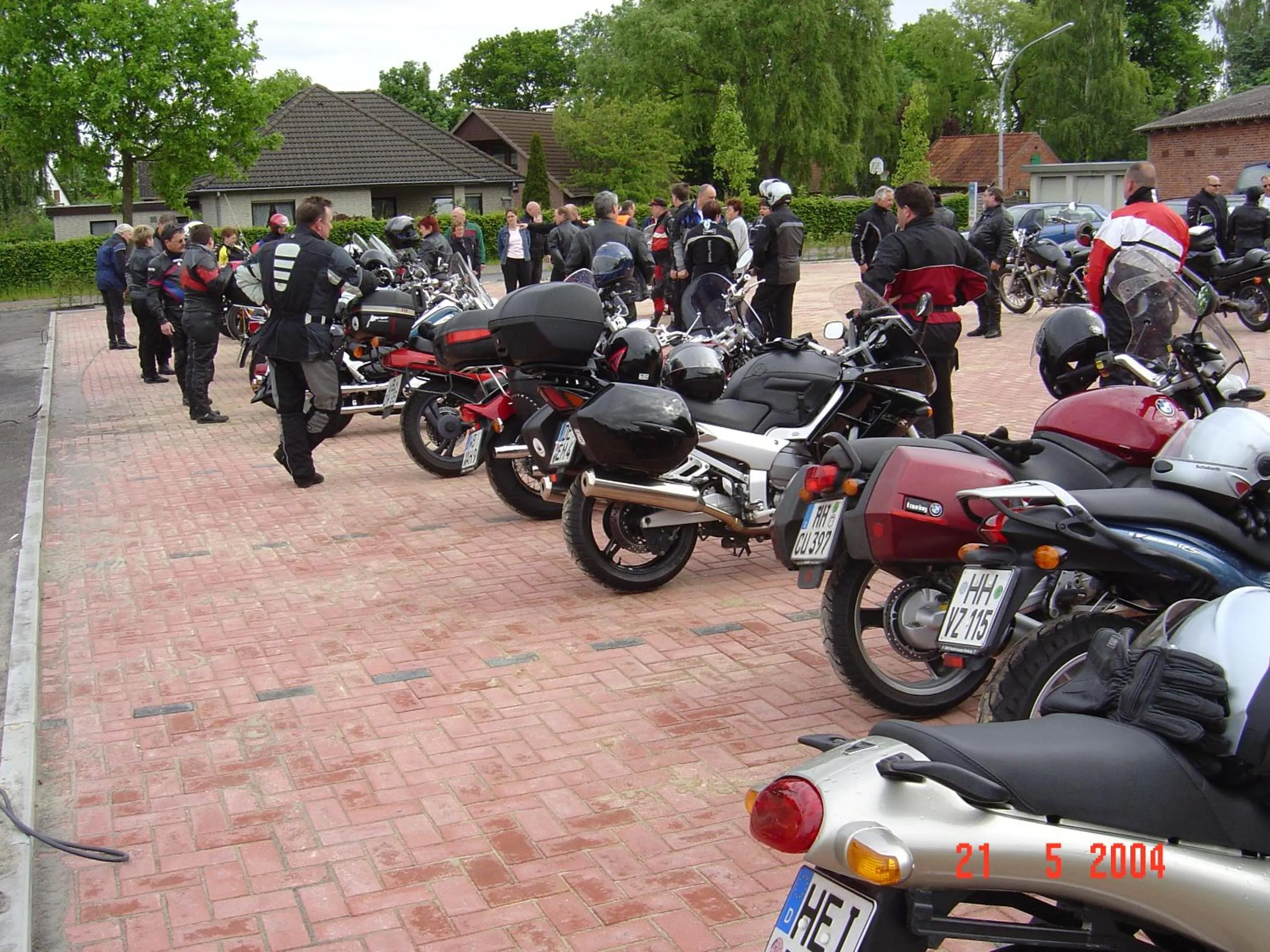group of guests in Hotel & Restaurant Zum Deutschen Hause