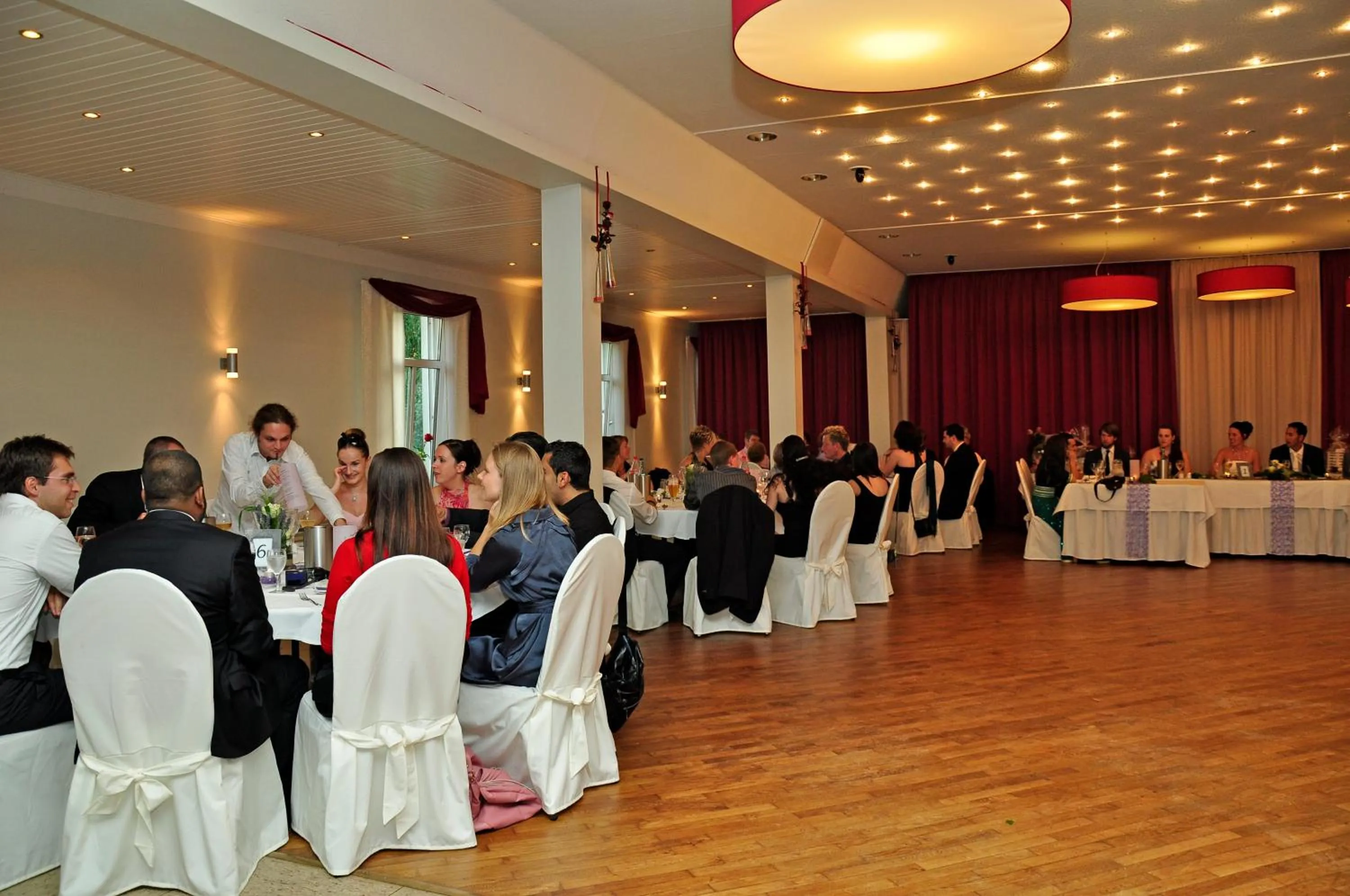 Evening entertainment in Hotel & Restaurant Zum Deutschen Hause