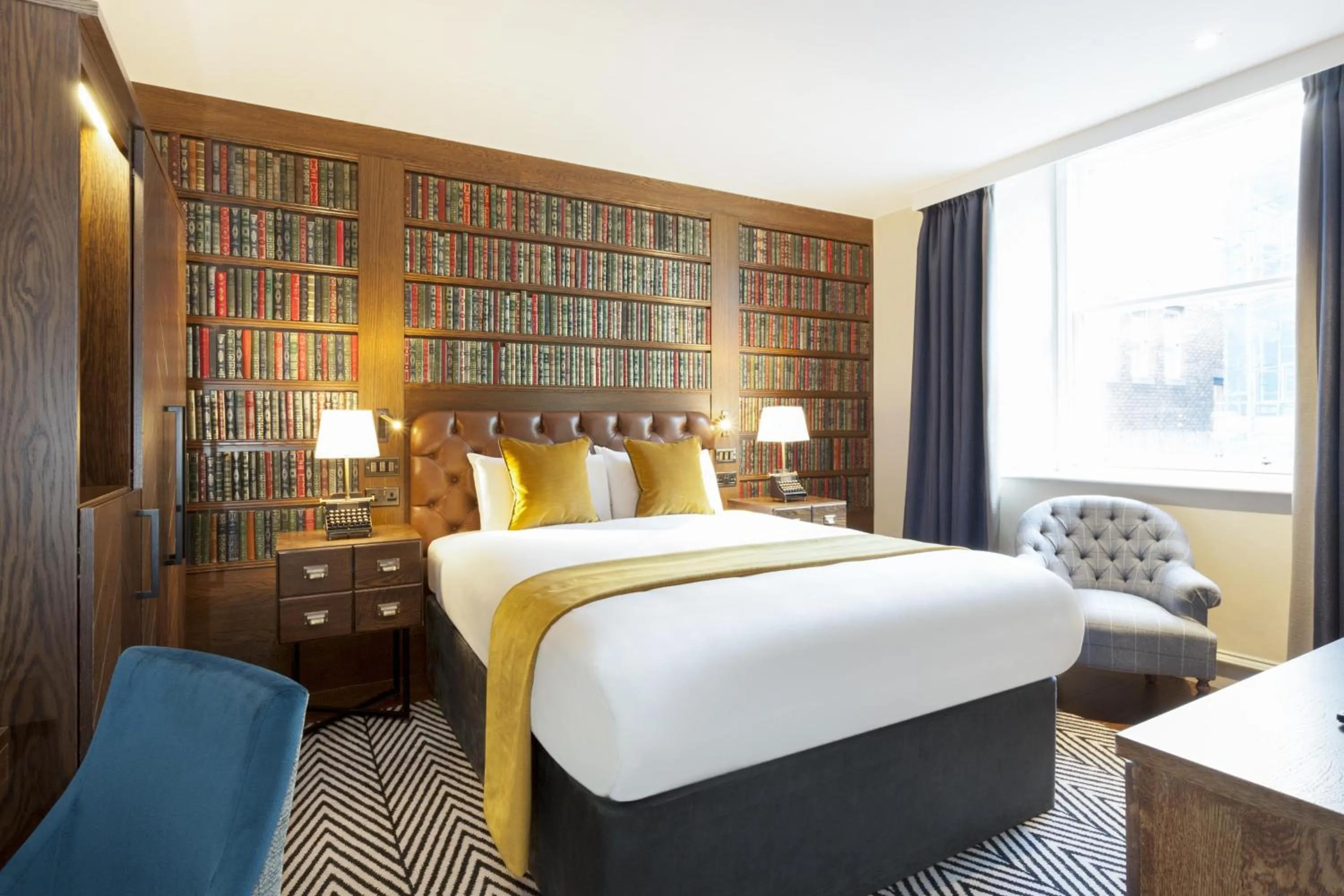 Photo of the whole room, Bed in Hotel Indigo - Edinburgh - Princes Street by IHG
