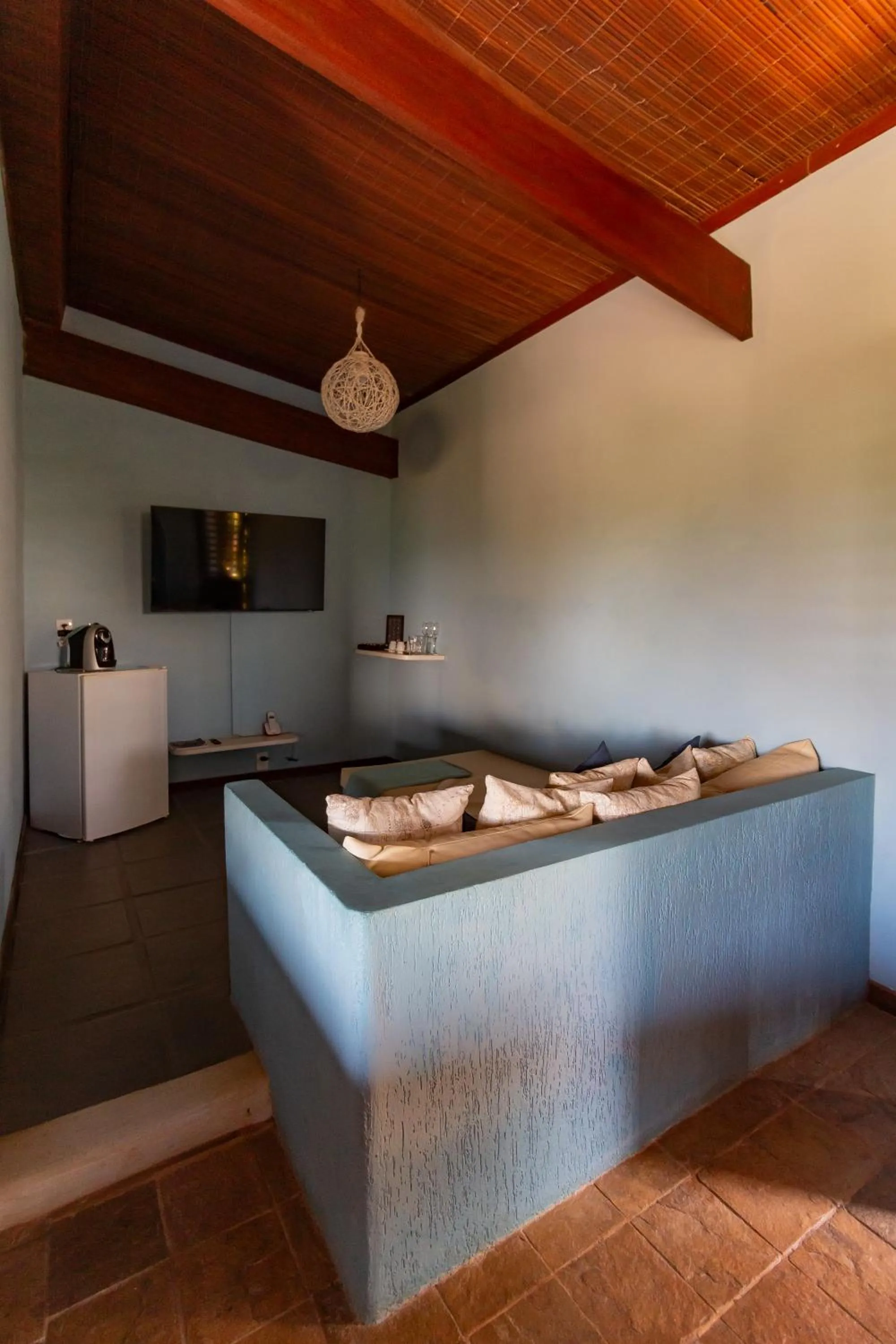 Communal lounge/ TV room in Kilombo Villas & Spa