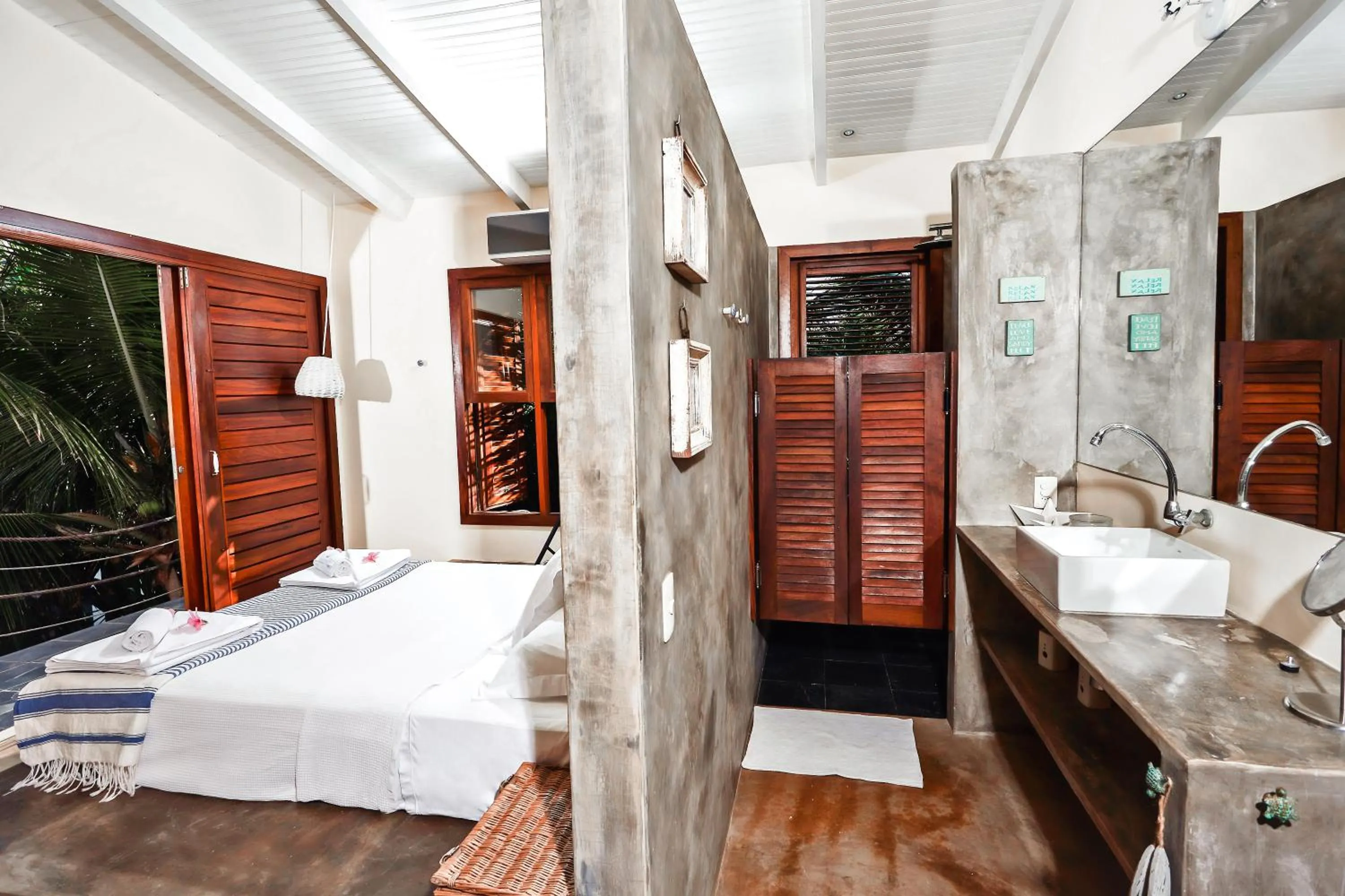 Bathroom, Bed in Kilombo Villas & Spa