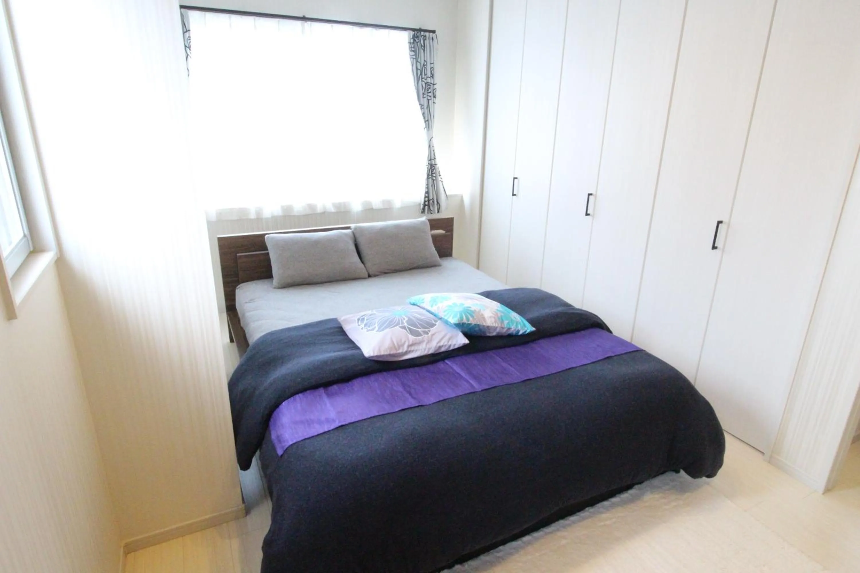 Bed in Condominium Felicita Naha