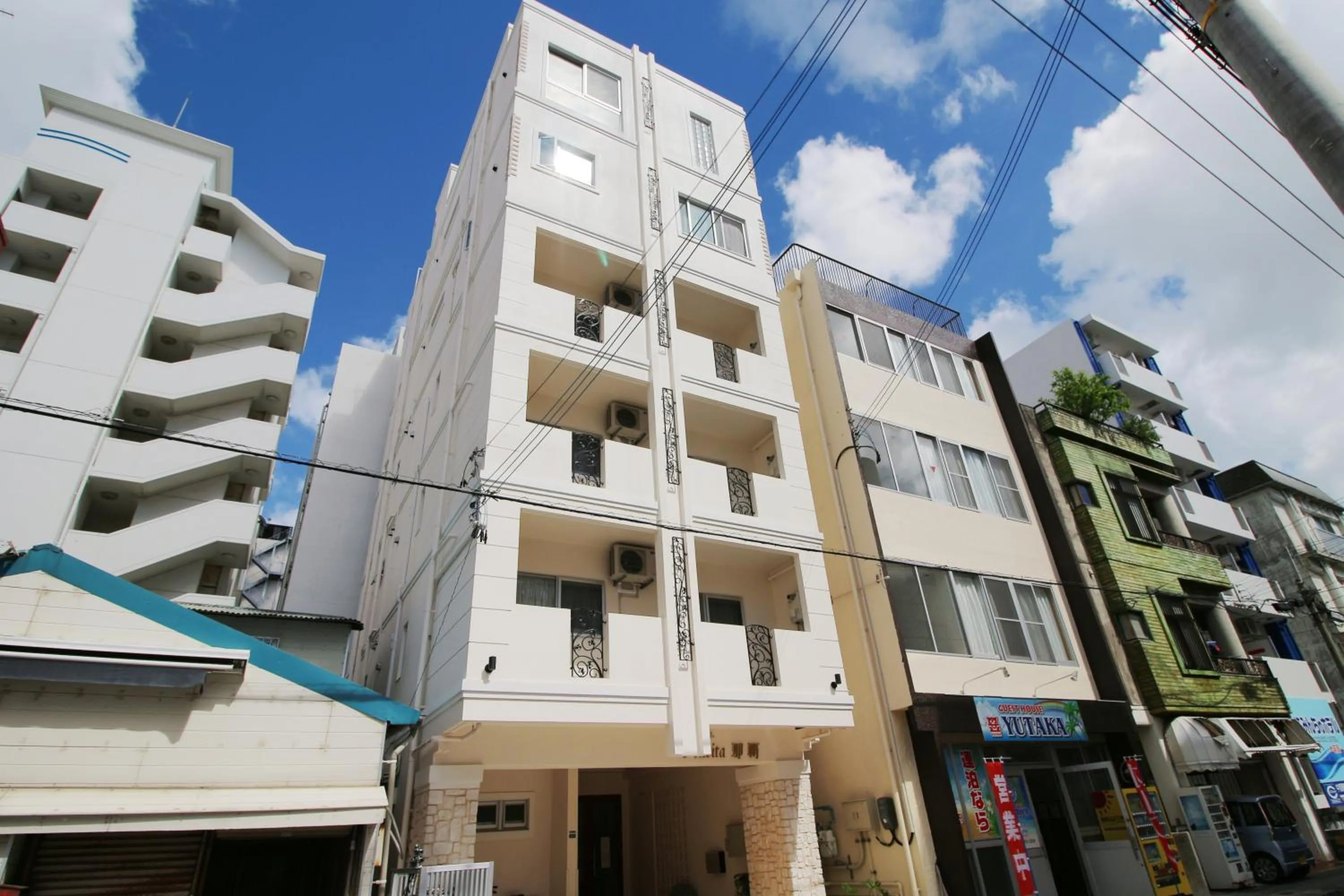 Property building in Condominium Felicita Naha