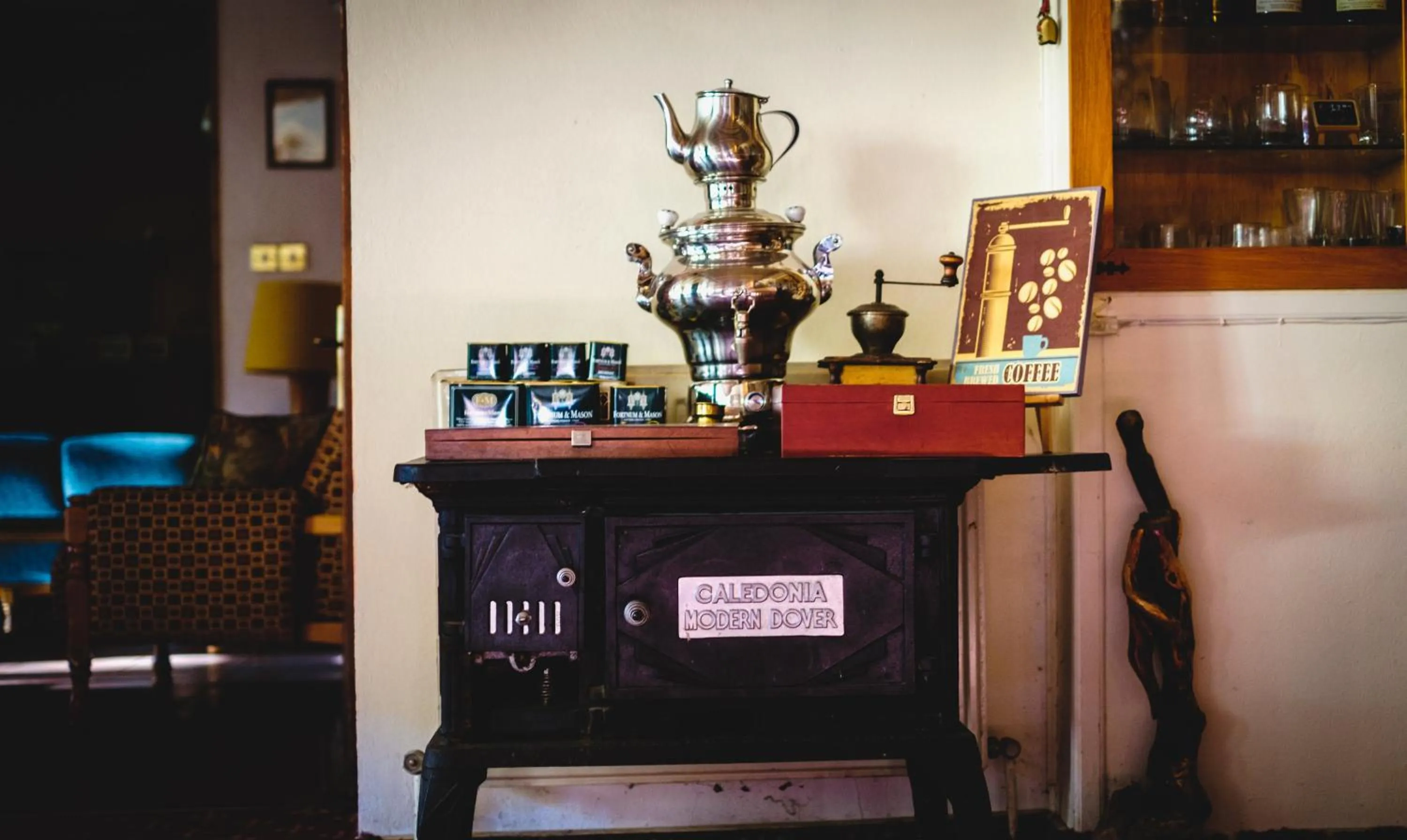 Lounge or bar in New Helvetia Historic Hotel