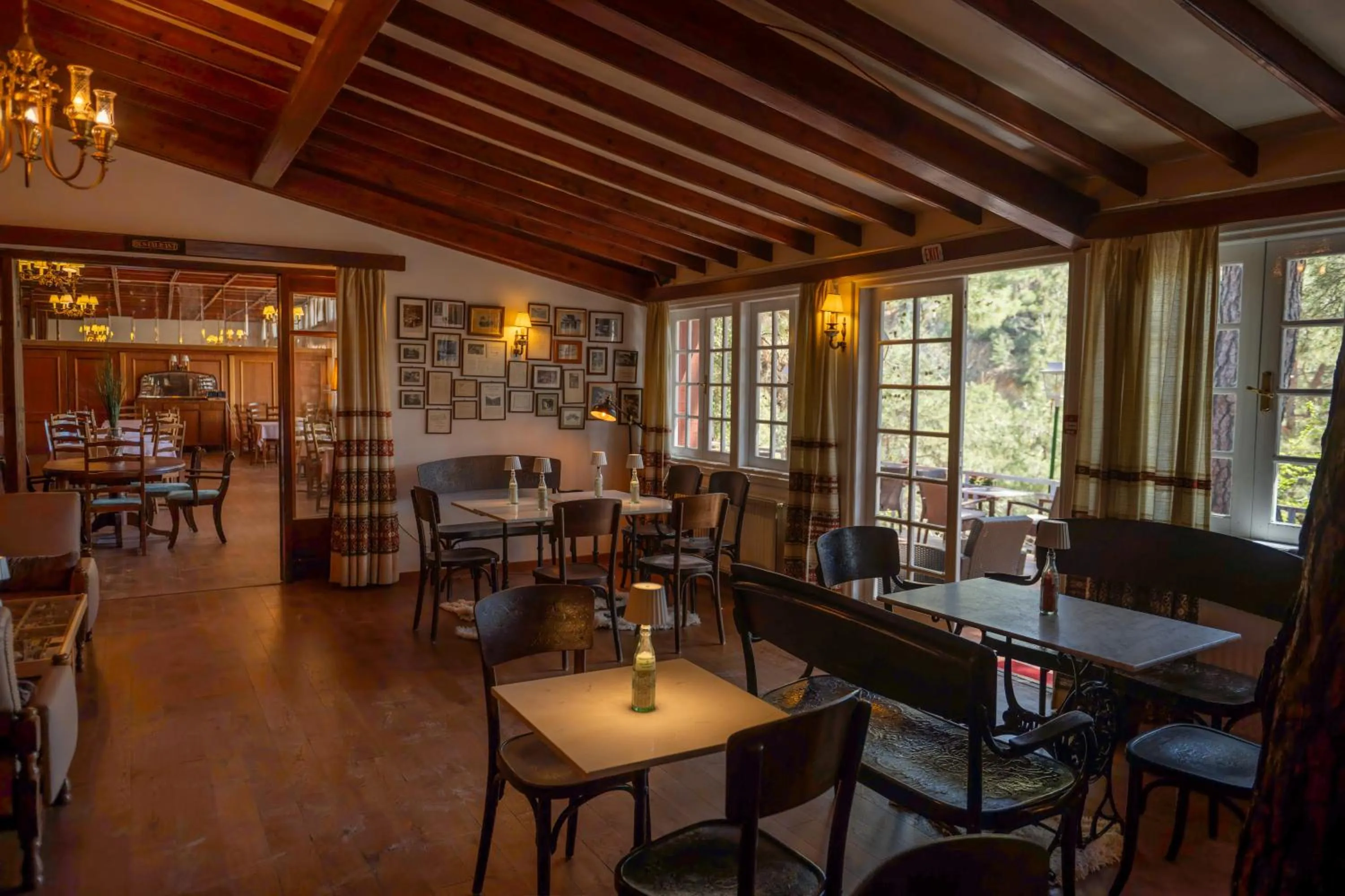 Living room in New Helvetia Historic Hotel