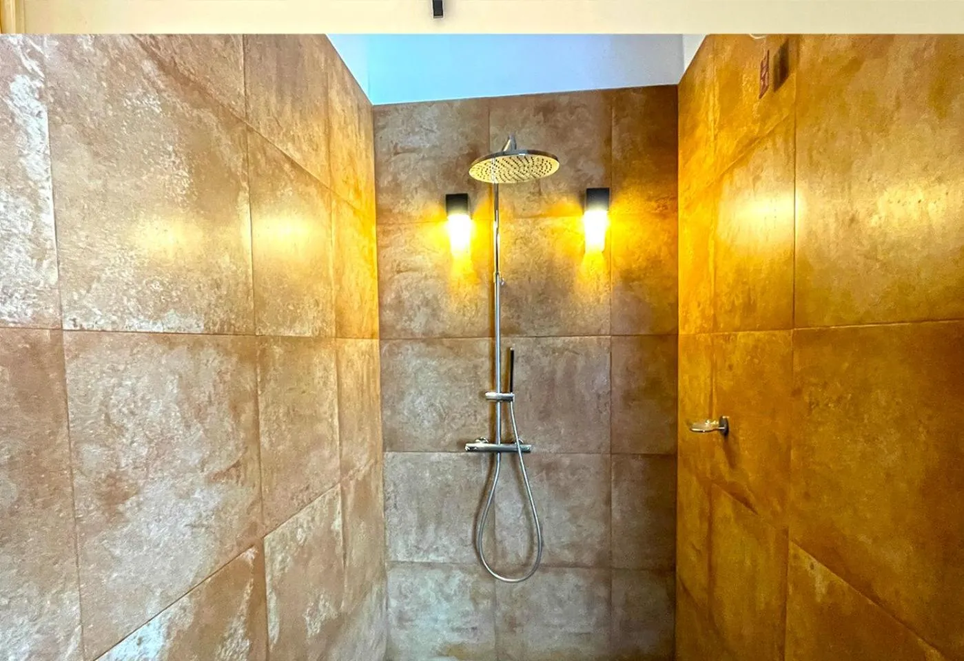 Bathroom in Blue Whale Resort & Kite Surfing