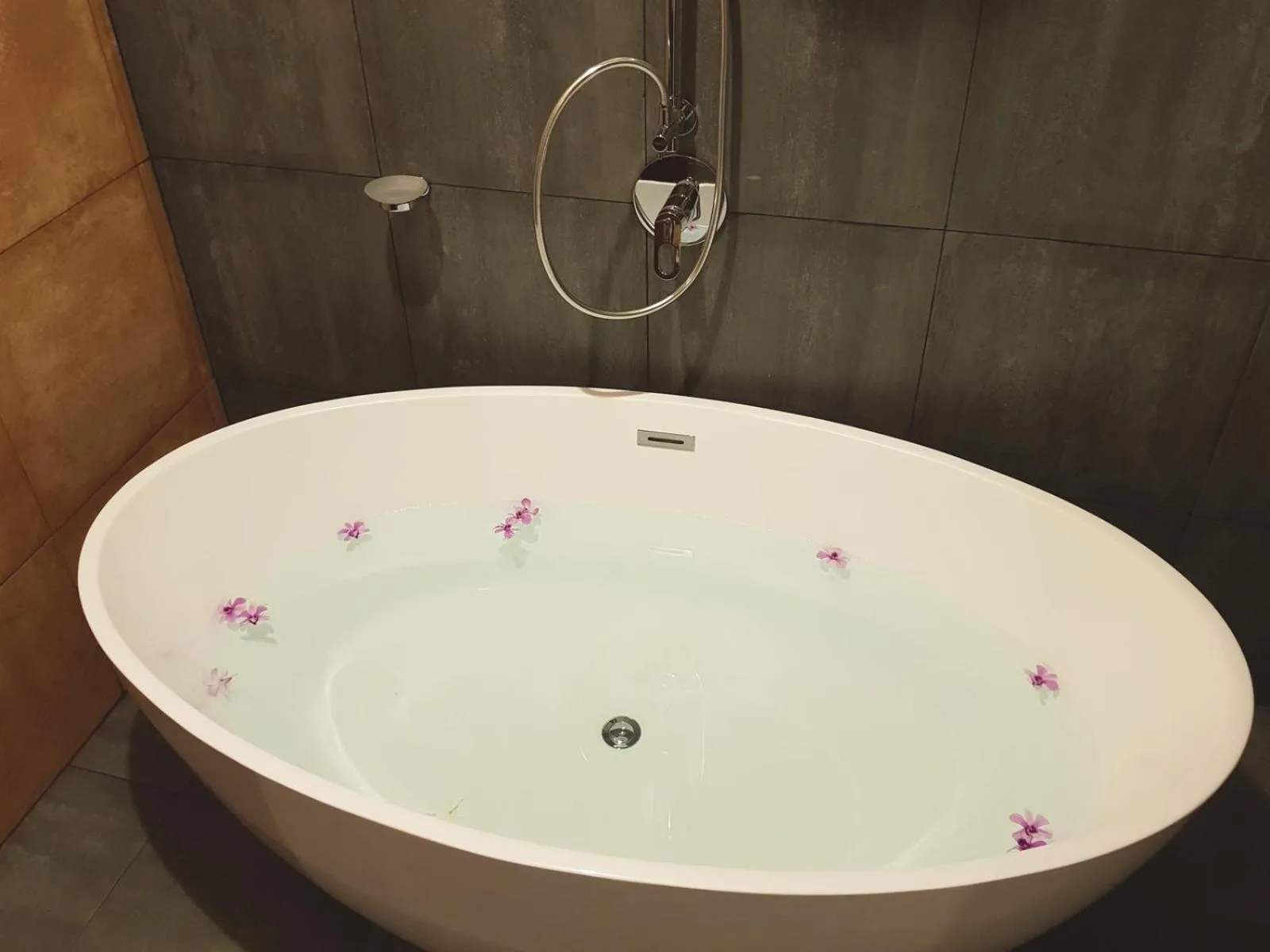 Bathroom in Blue Whale Resort & Kite Surfing