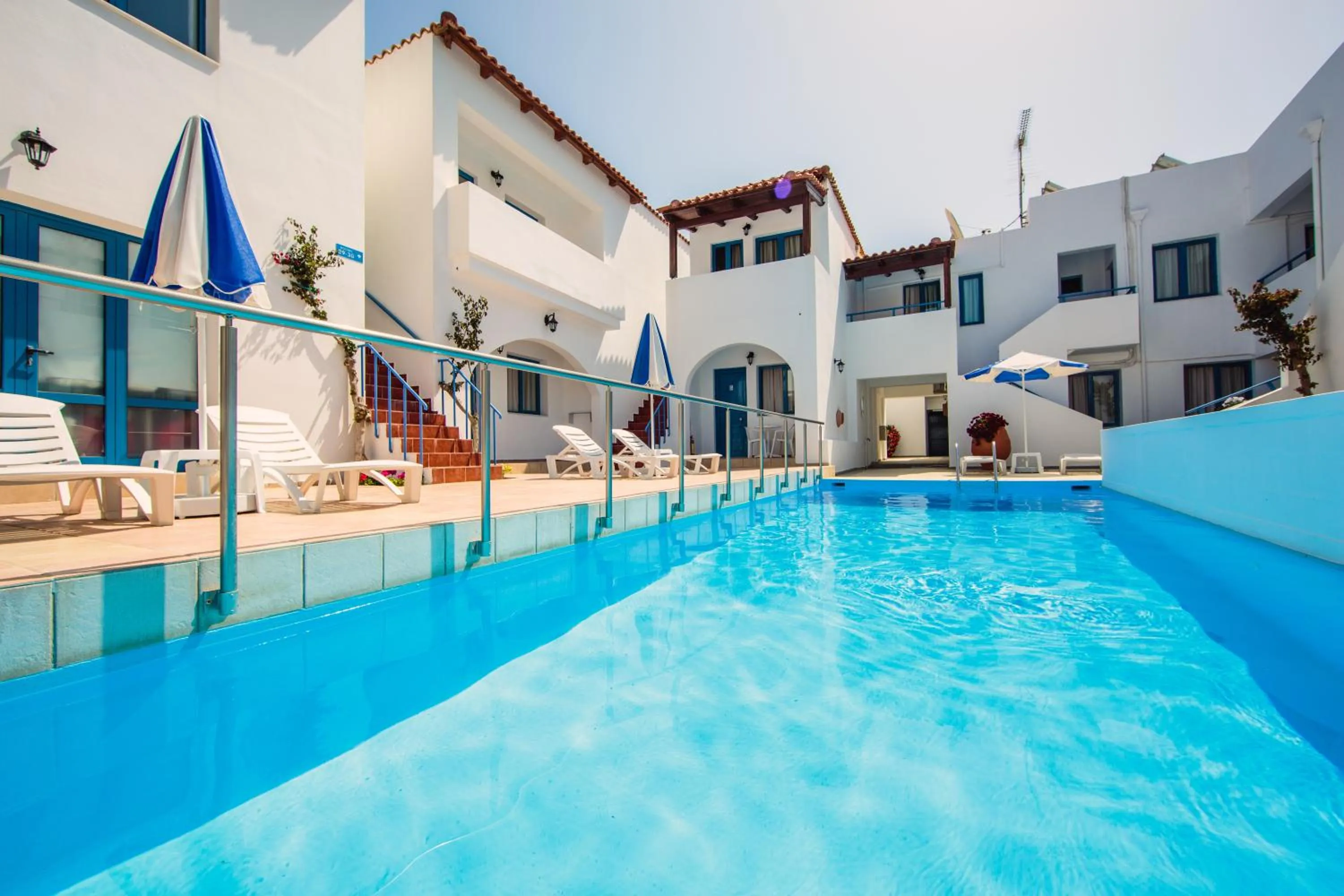 Swimming pool in Iliana Hotel