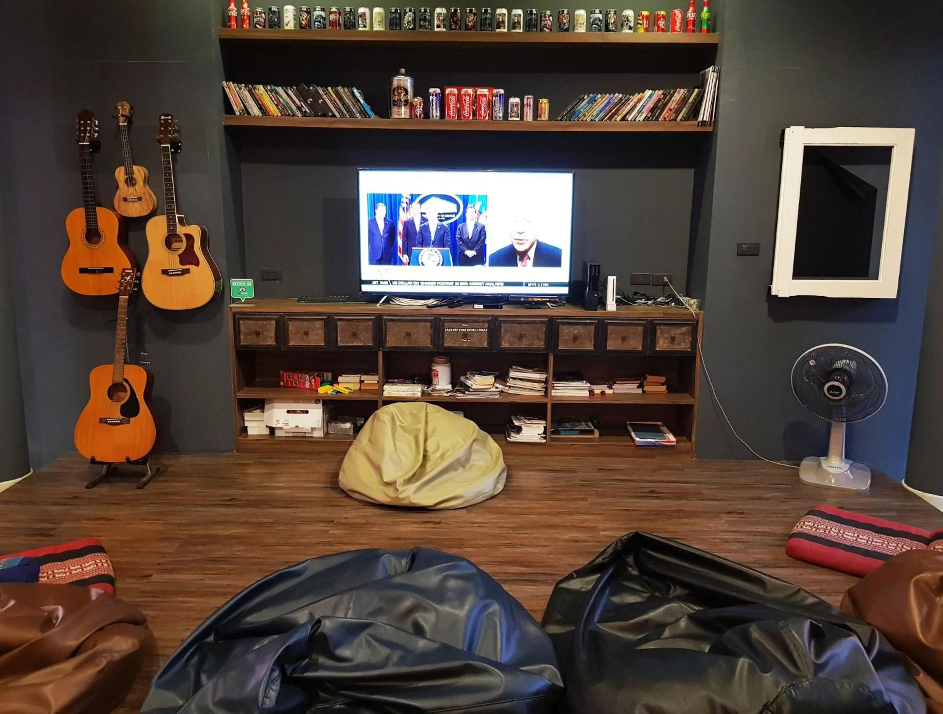 Communal lounge/ TV room in CLOUD on Saladaeng Silom Hostel Bangkok