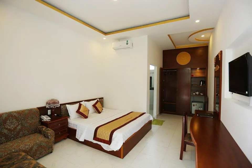 Bed in Satraco Royal Hotel