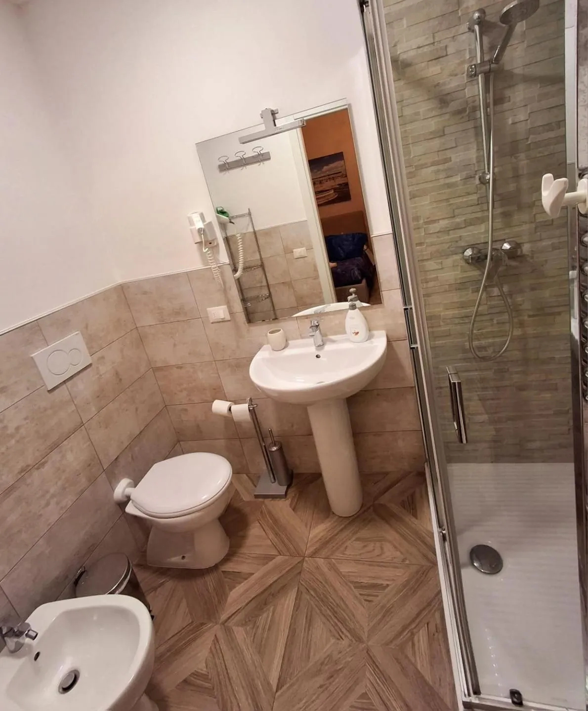 Shower in LECCE MON AMOUR B&B