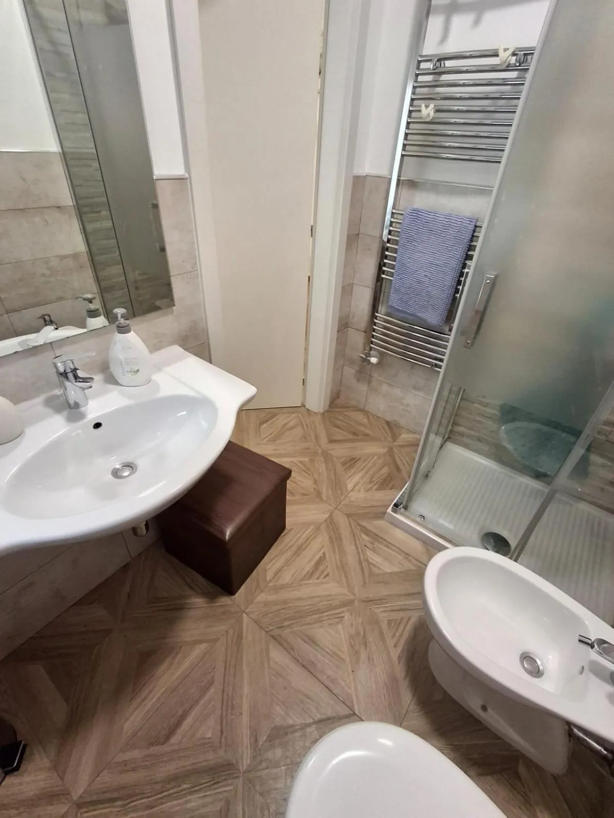 Shower in LECCE MON AMOUR B&B