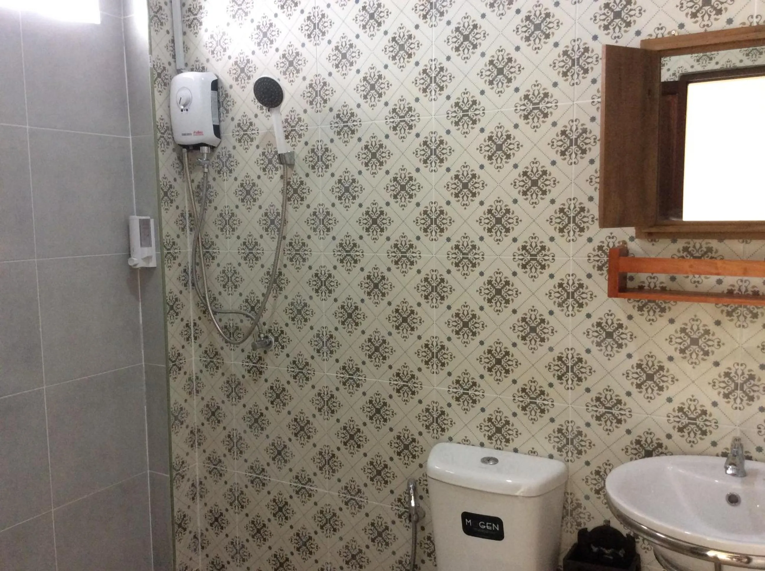 Shower in Siam Guesthouse
