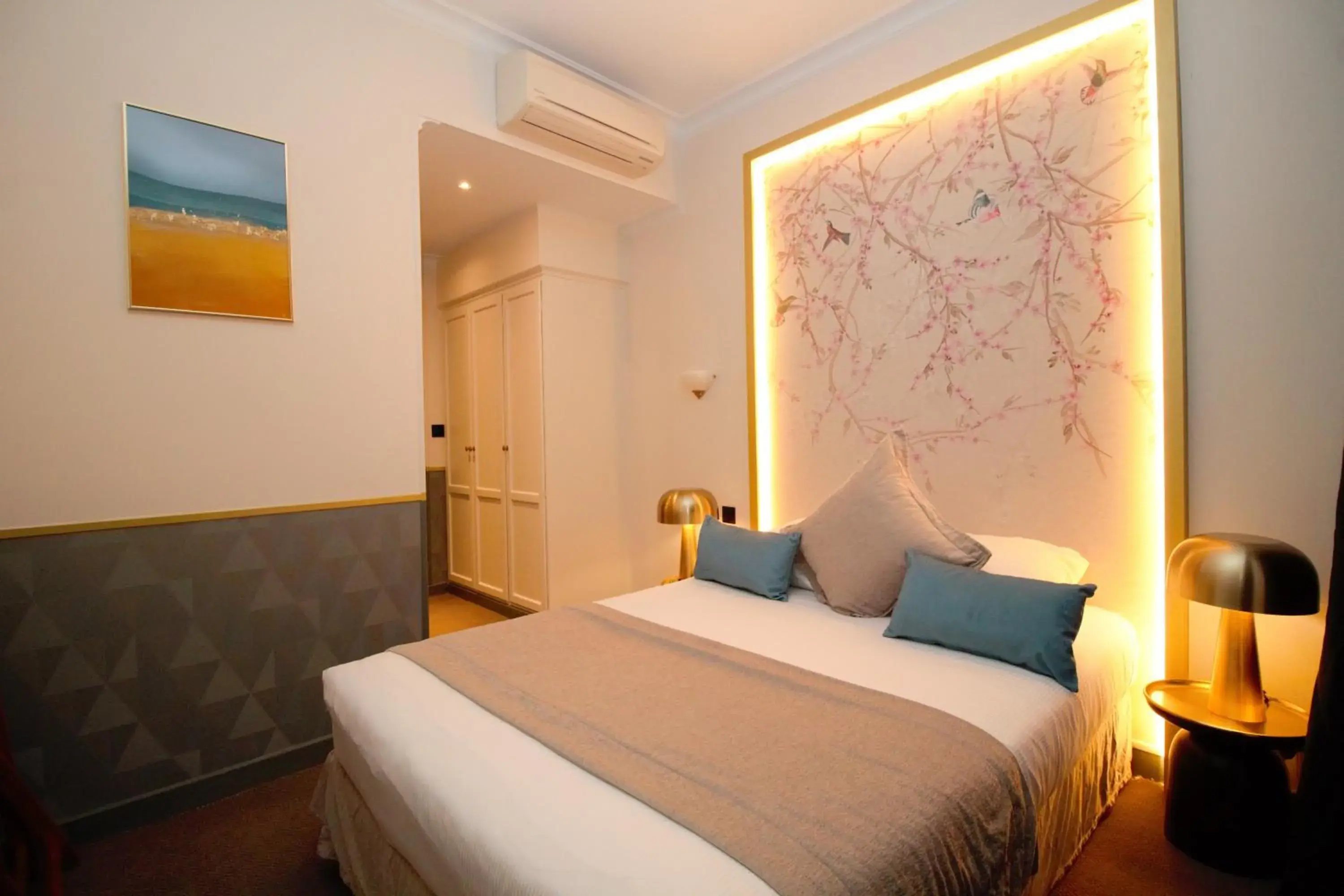 Standard Double or Twin Room in Princesse Caroline Standard Double or Twin Room in Princesse Caroline