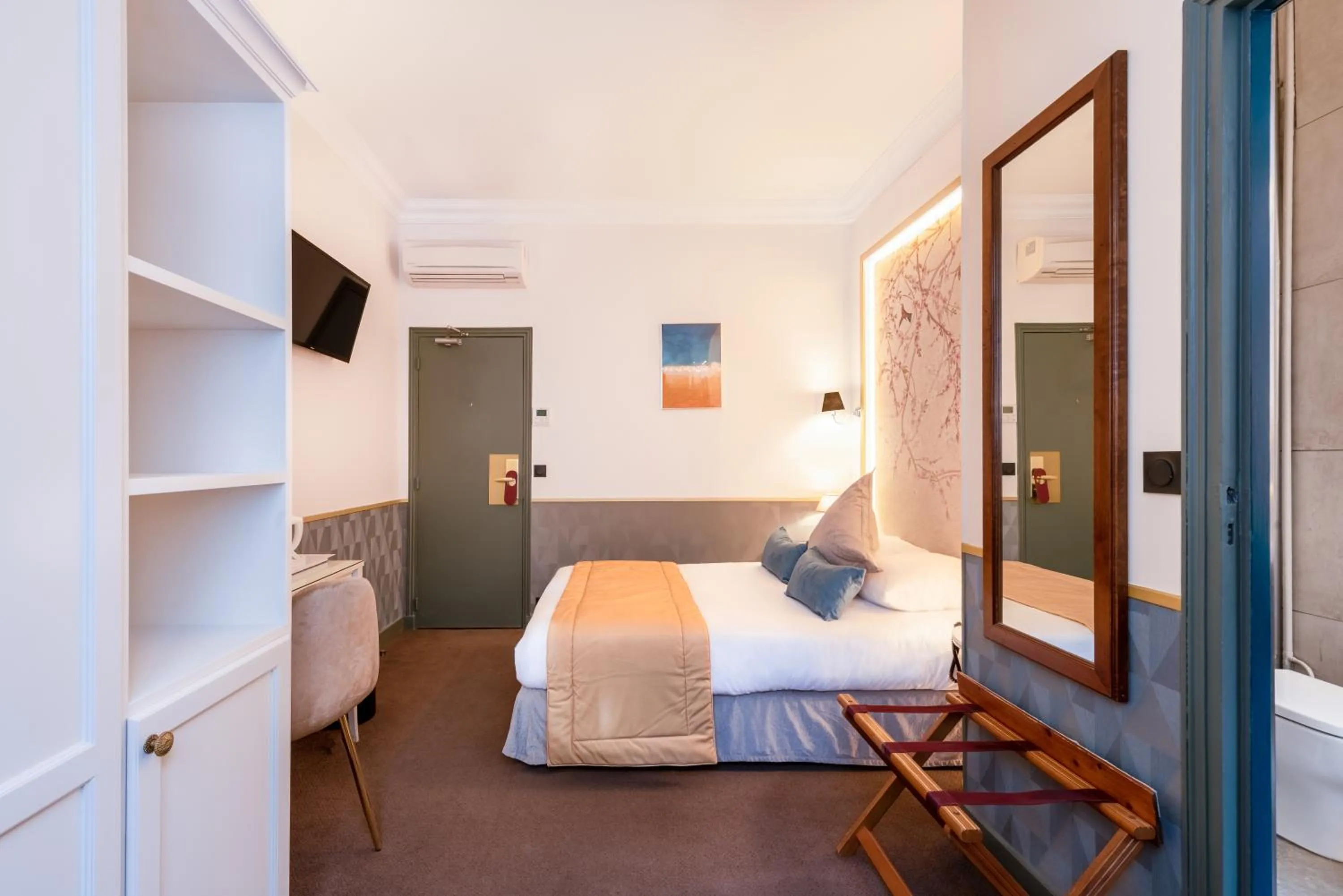 Bedroom, Bed in Princesse Caroline