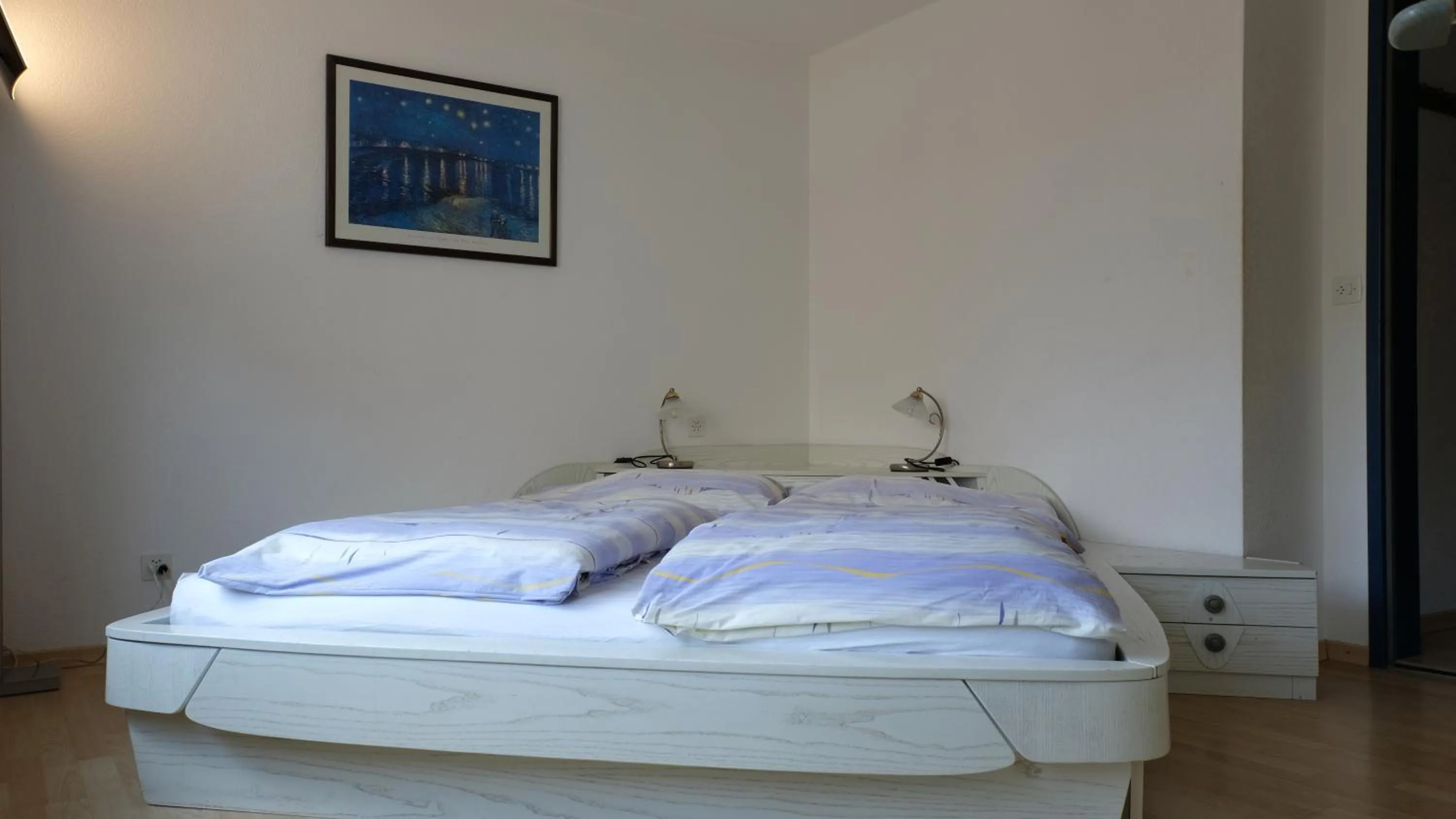Bedroom, Bed in Artist Apartments & Hotel Garni