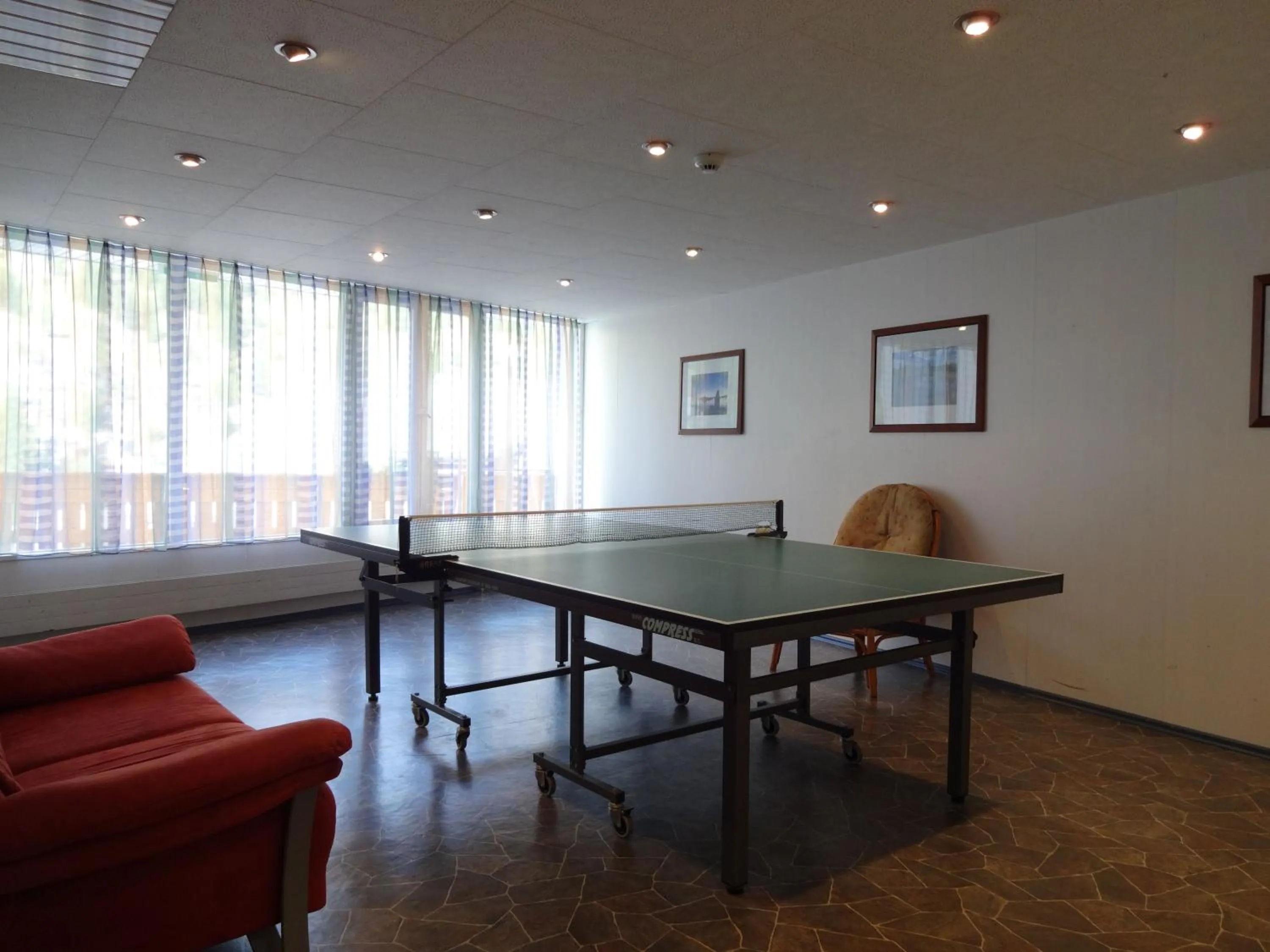 Table tennis in Artist Apartments & Hotel Garni