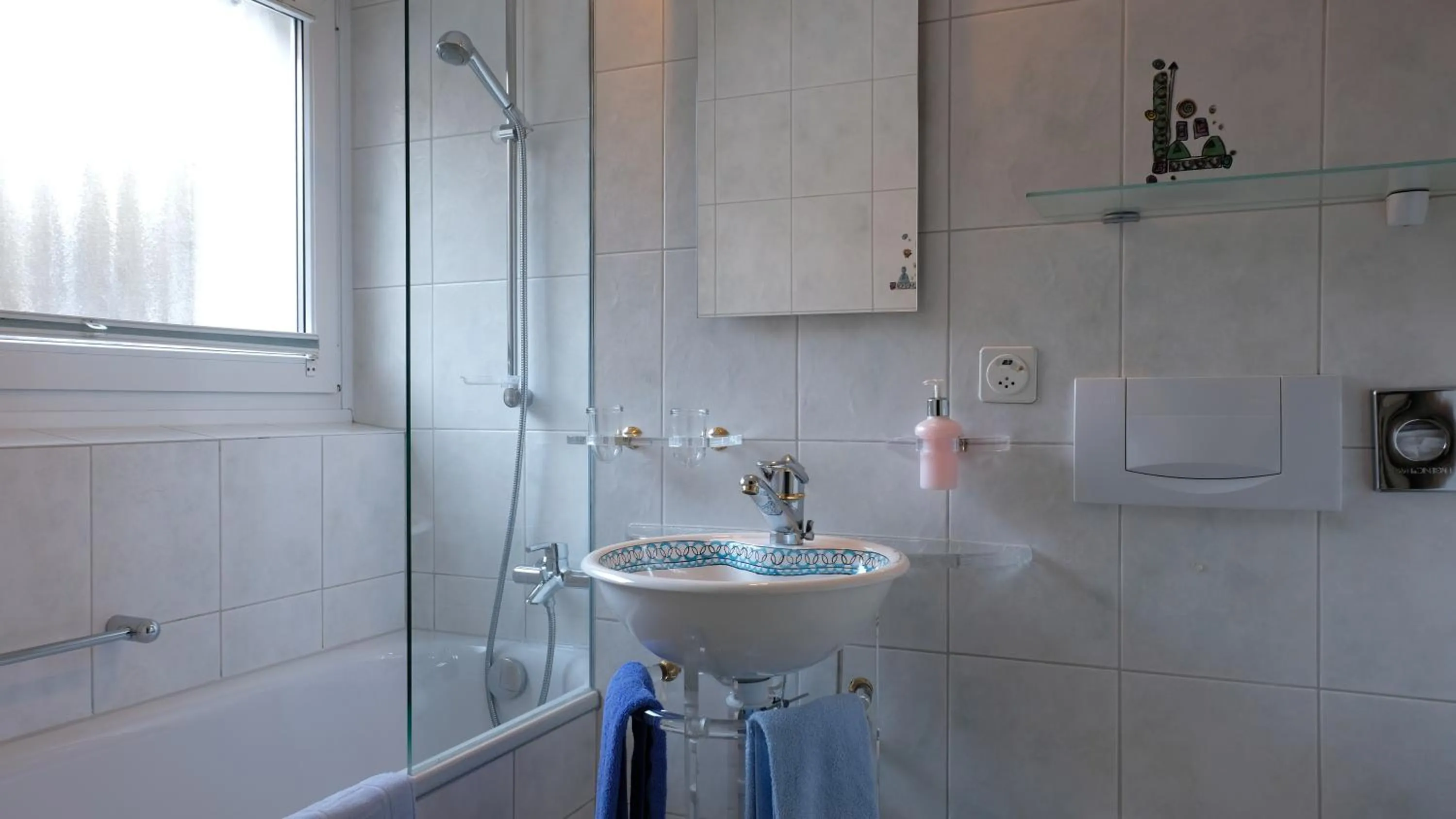 Bathroom in Artist Apartments & Hotel Garni