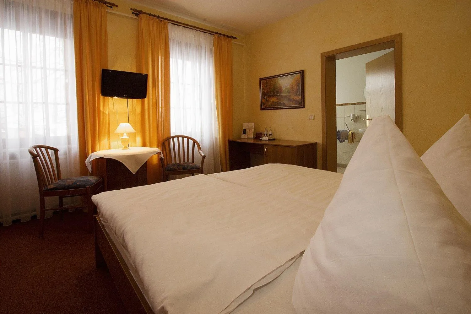 Bed in Hotel-Restaurant Alter Krug Kallinchen