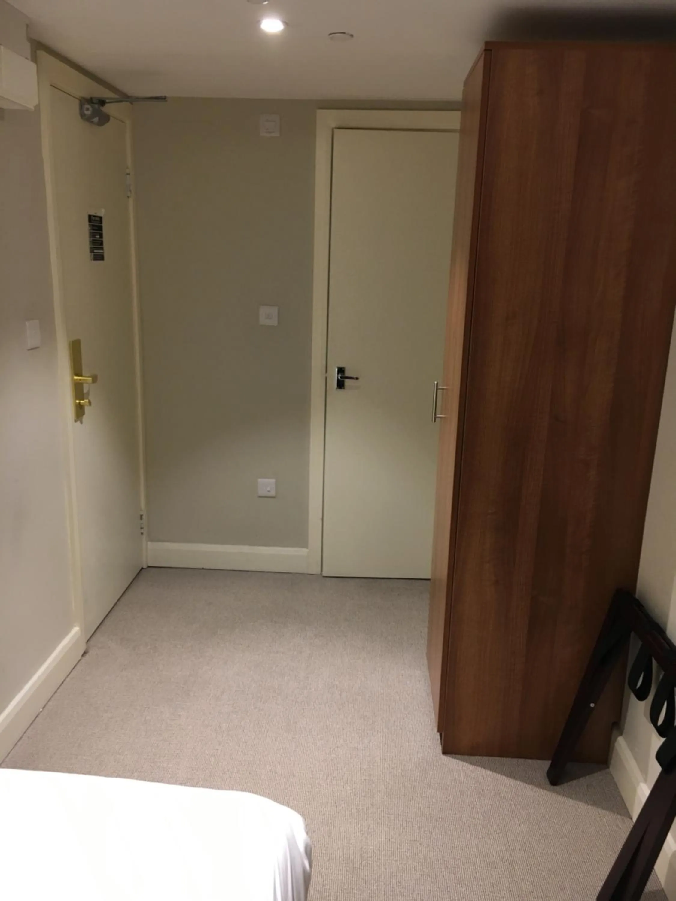 Bedroom, Bed in Craven Hotel