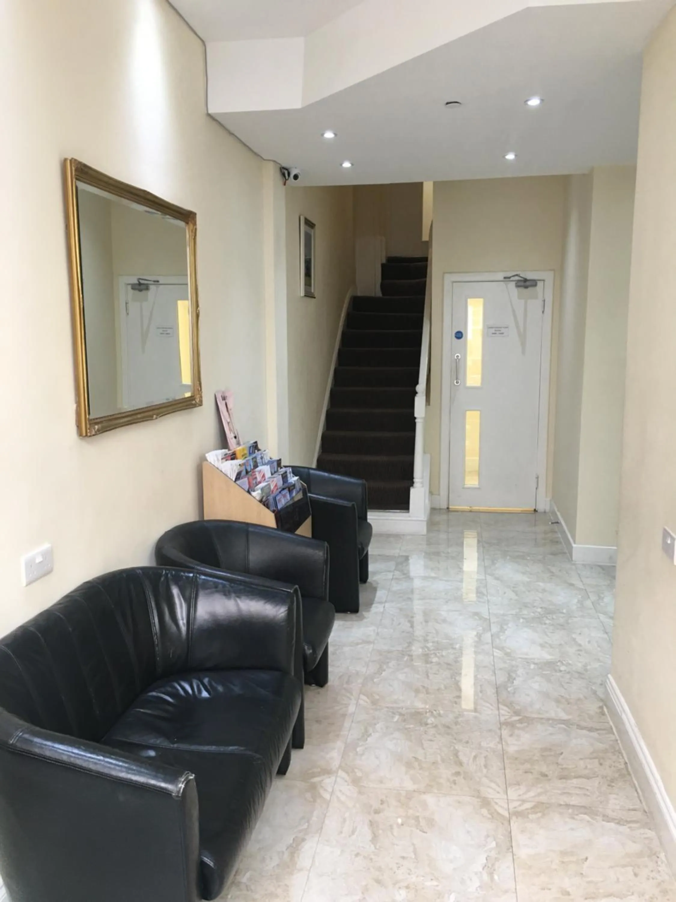 Lobby or reception in Craven Hotel