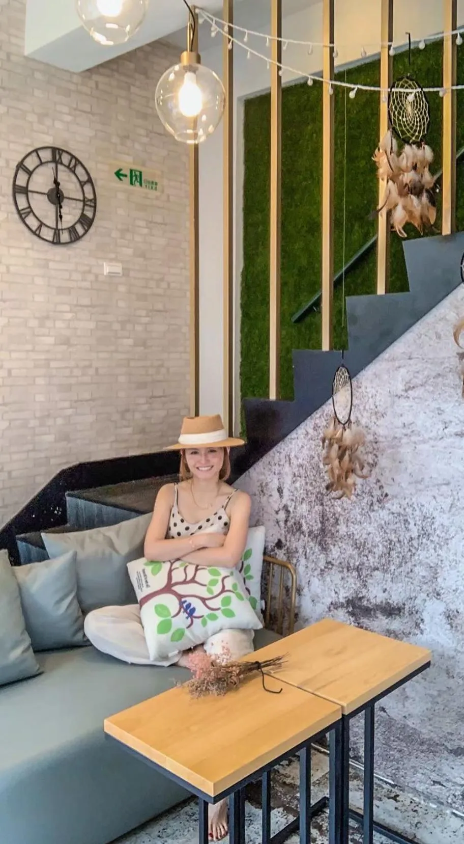 Guests in Romantic Time