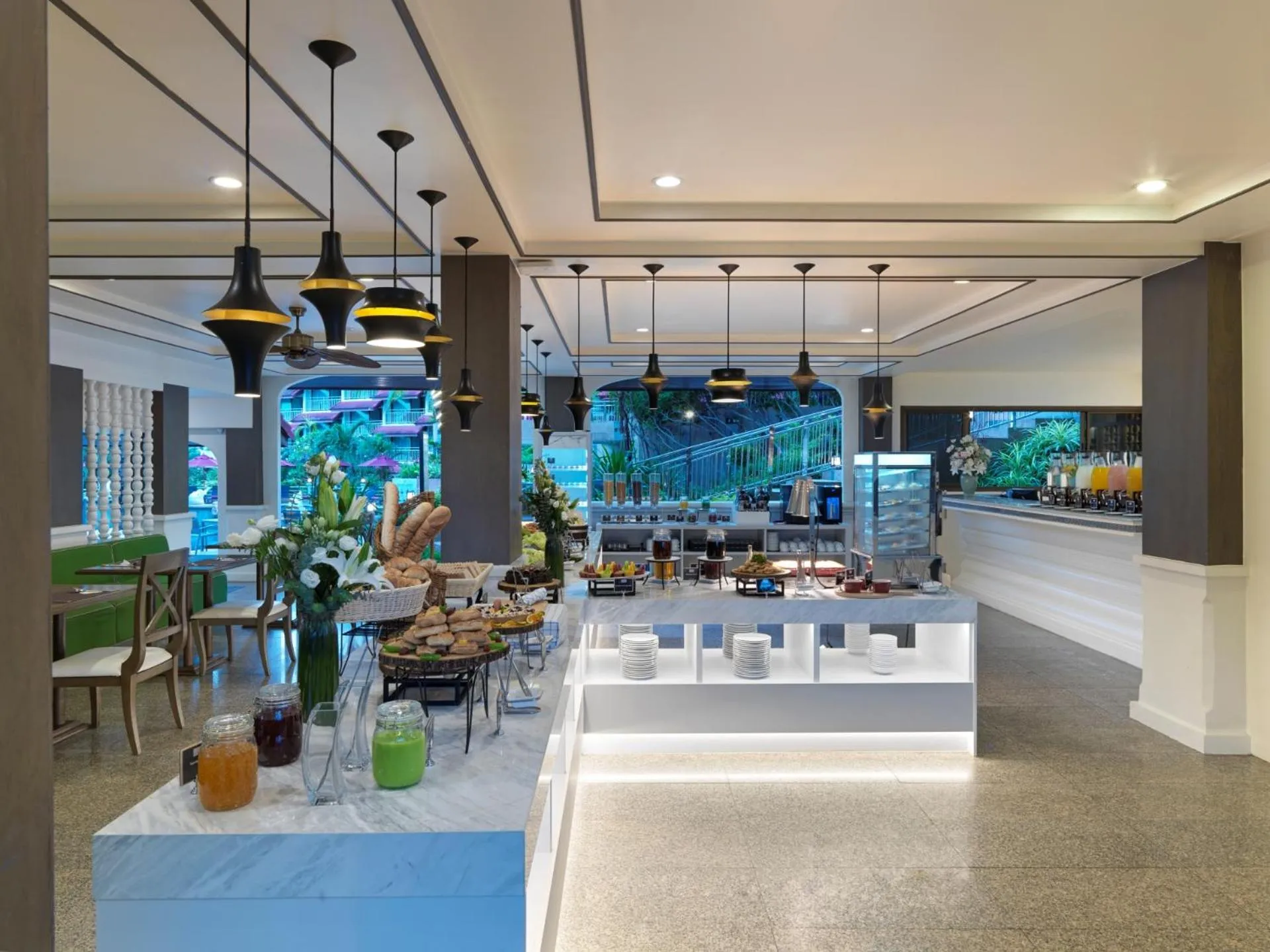 Restaurant/places to eat in Chanalai Flora Resort, Kata Beach