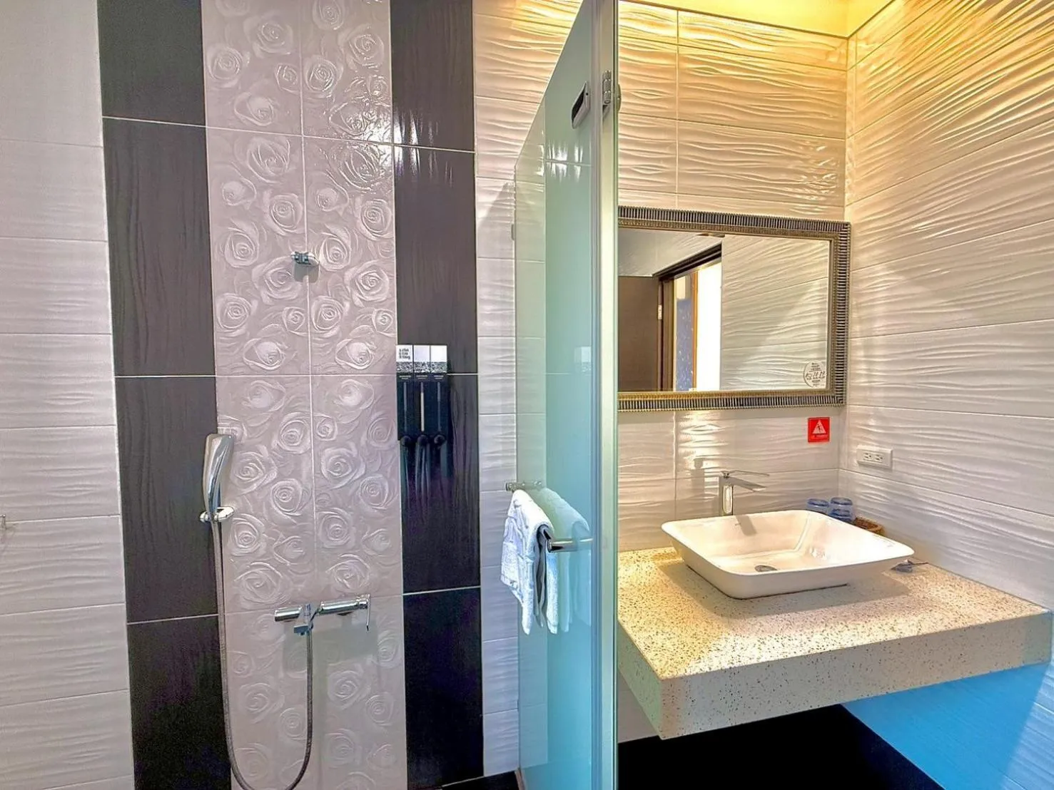 Bathroom in Kurumba JiJi B&B