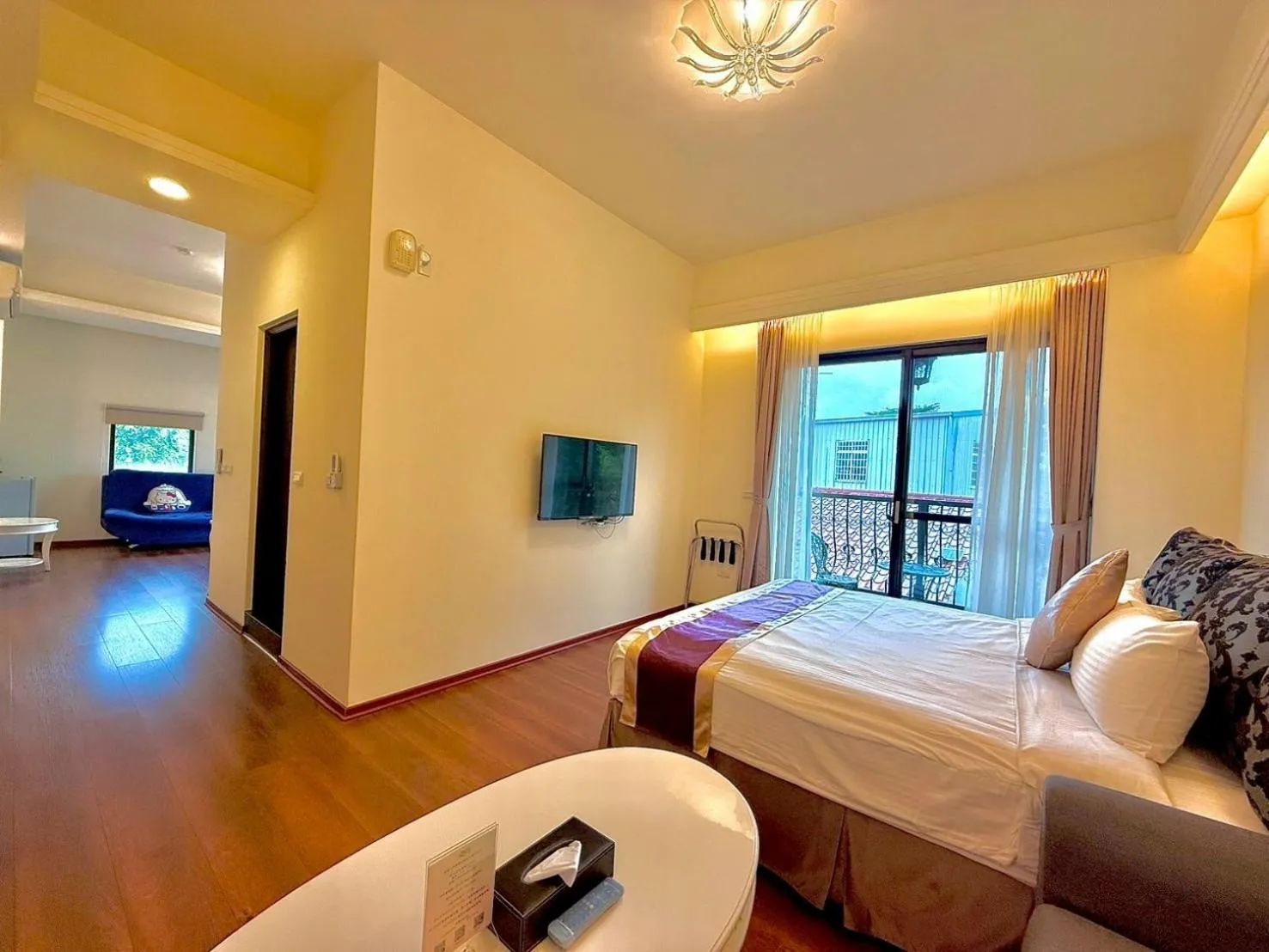 Photo of the whole room, Bed in Kurumba JiJi B&B