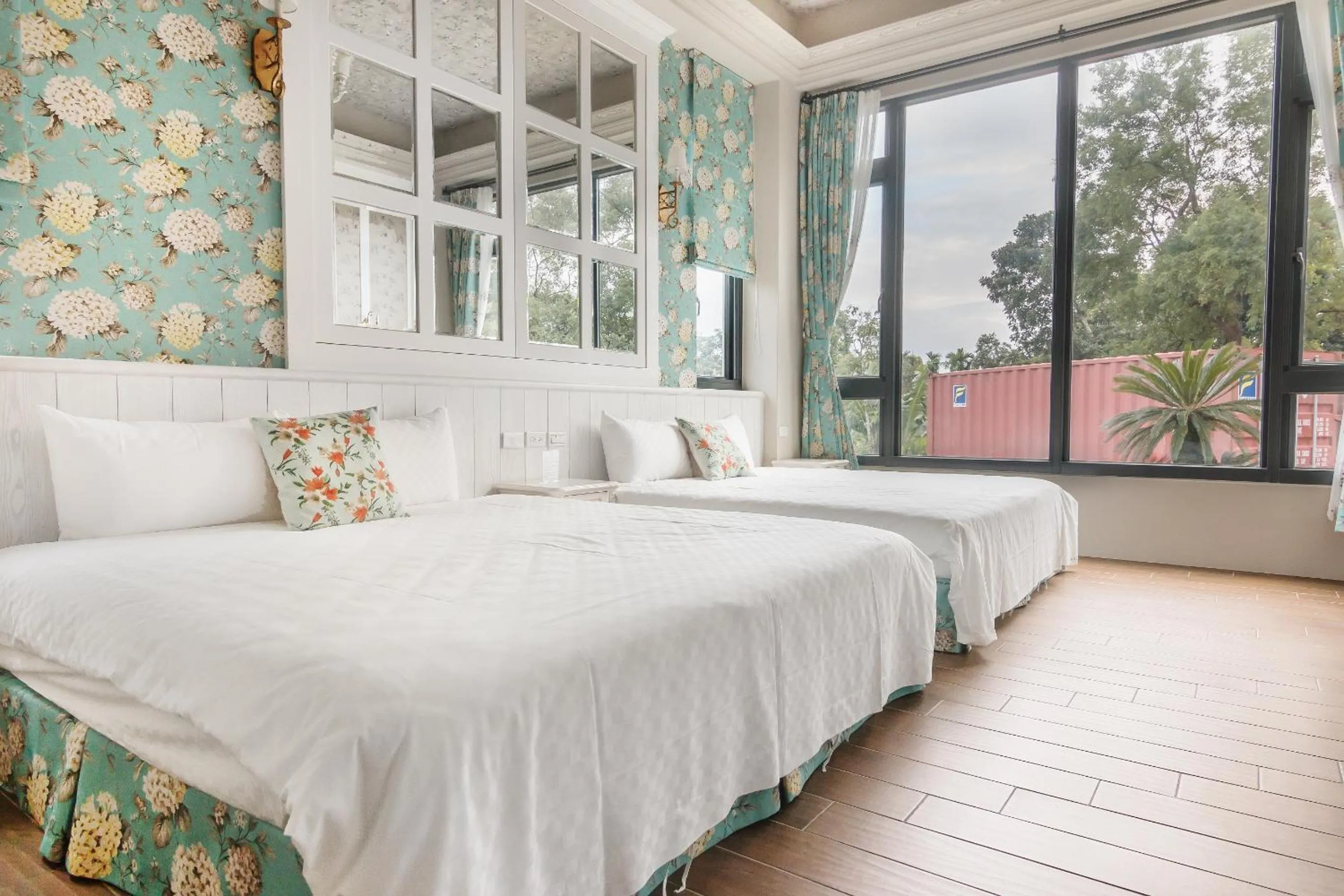 bunk bed, Bed in The Dawn B&B