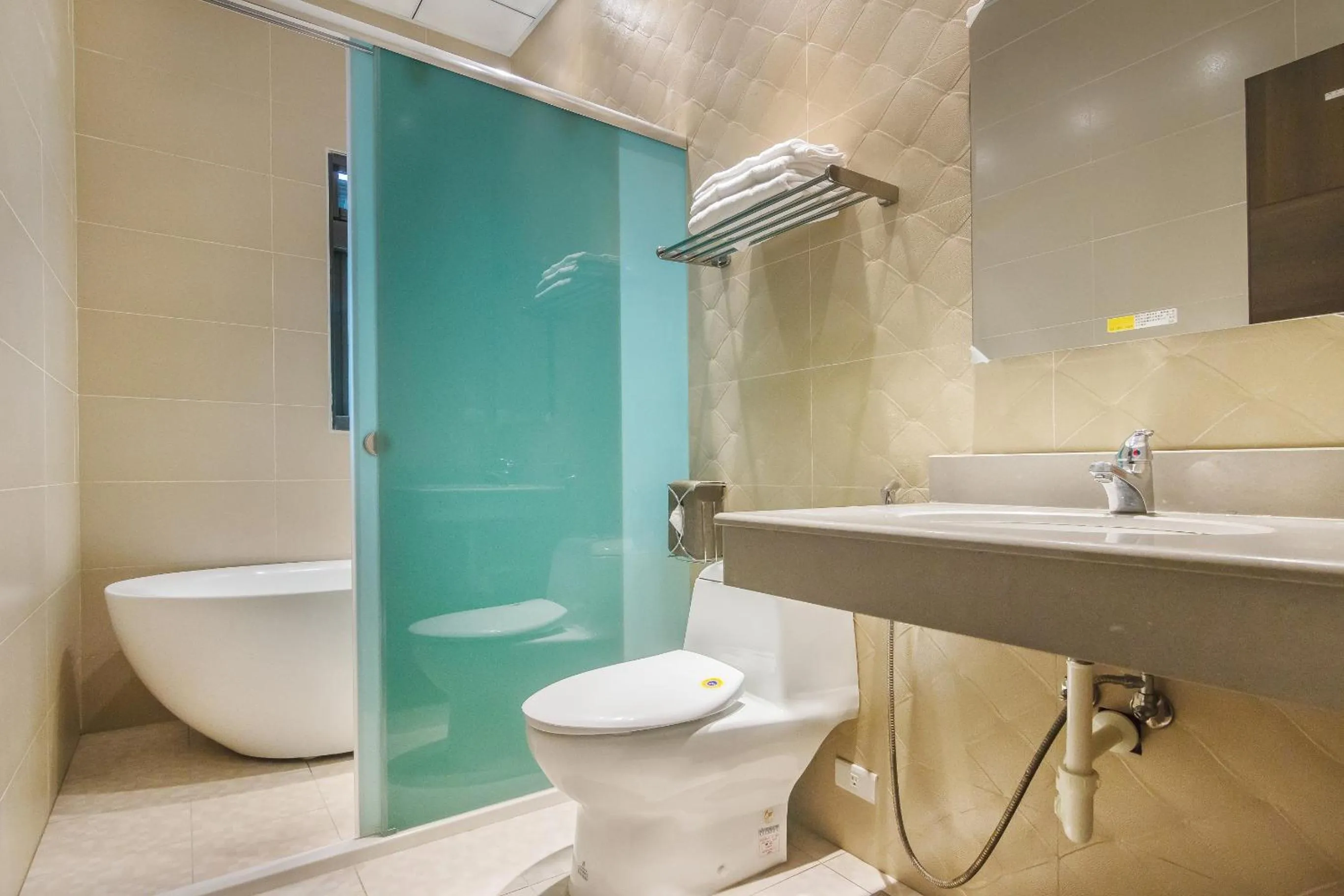 Shower in The Dawn B&B