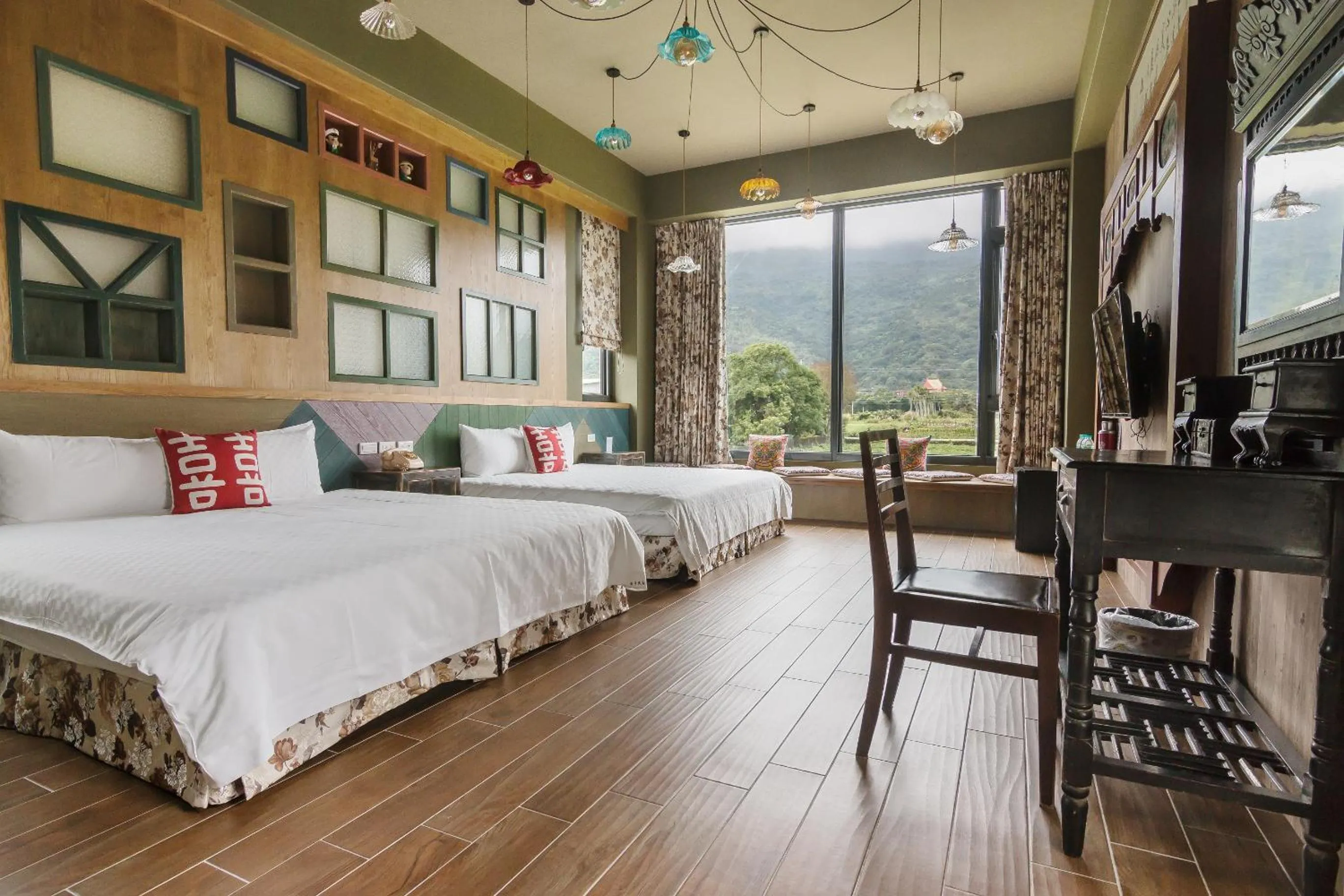 Photo of the whole room, Bed in The Dawn B&B