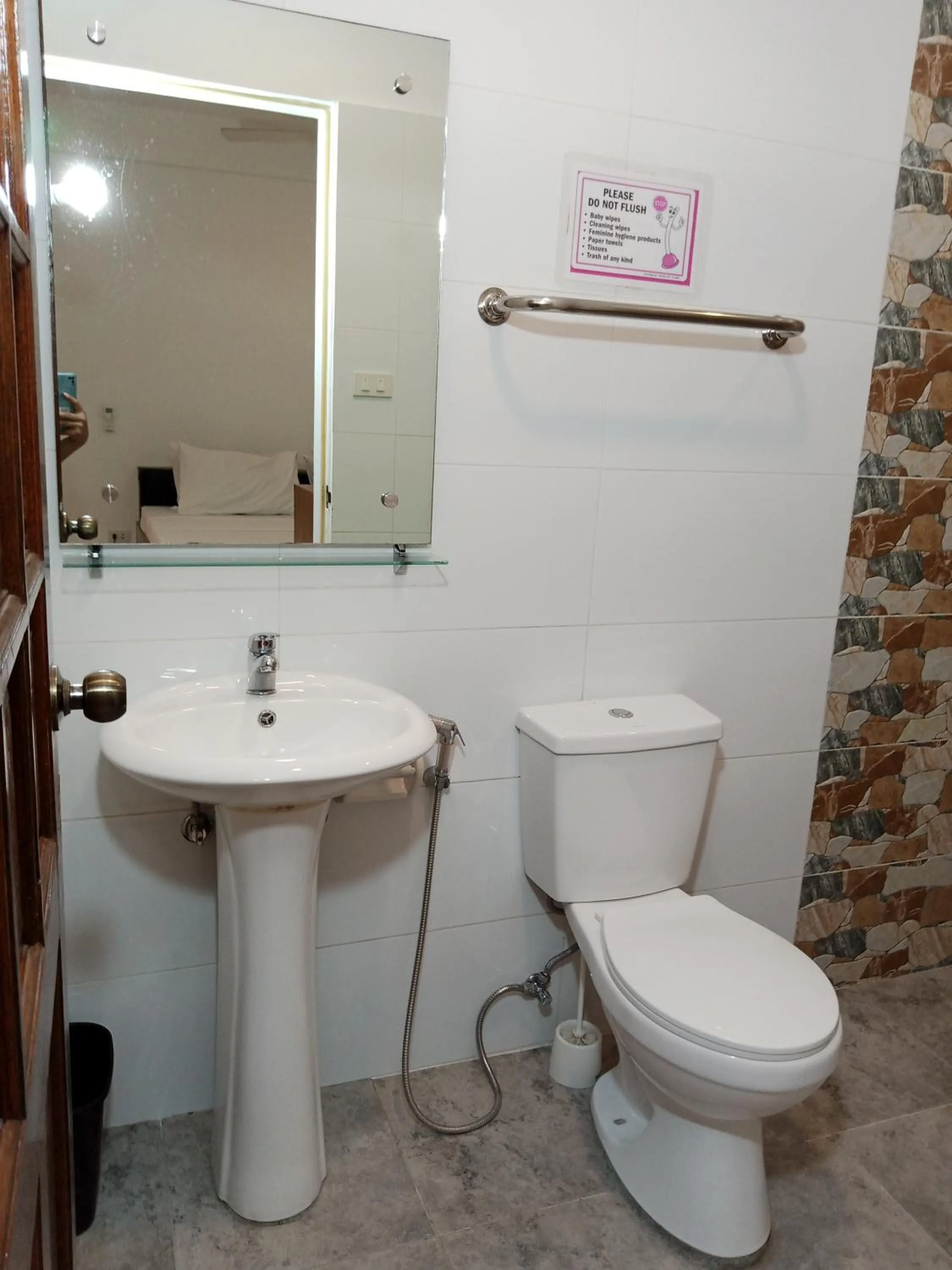 Bathroom in Jalyn's Resort Sabang