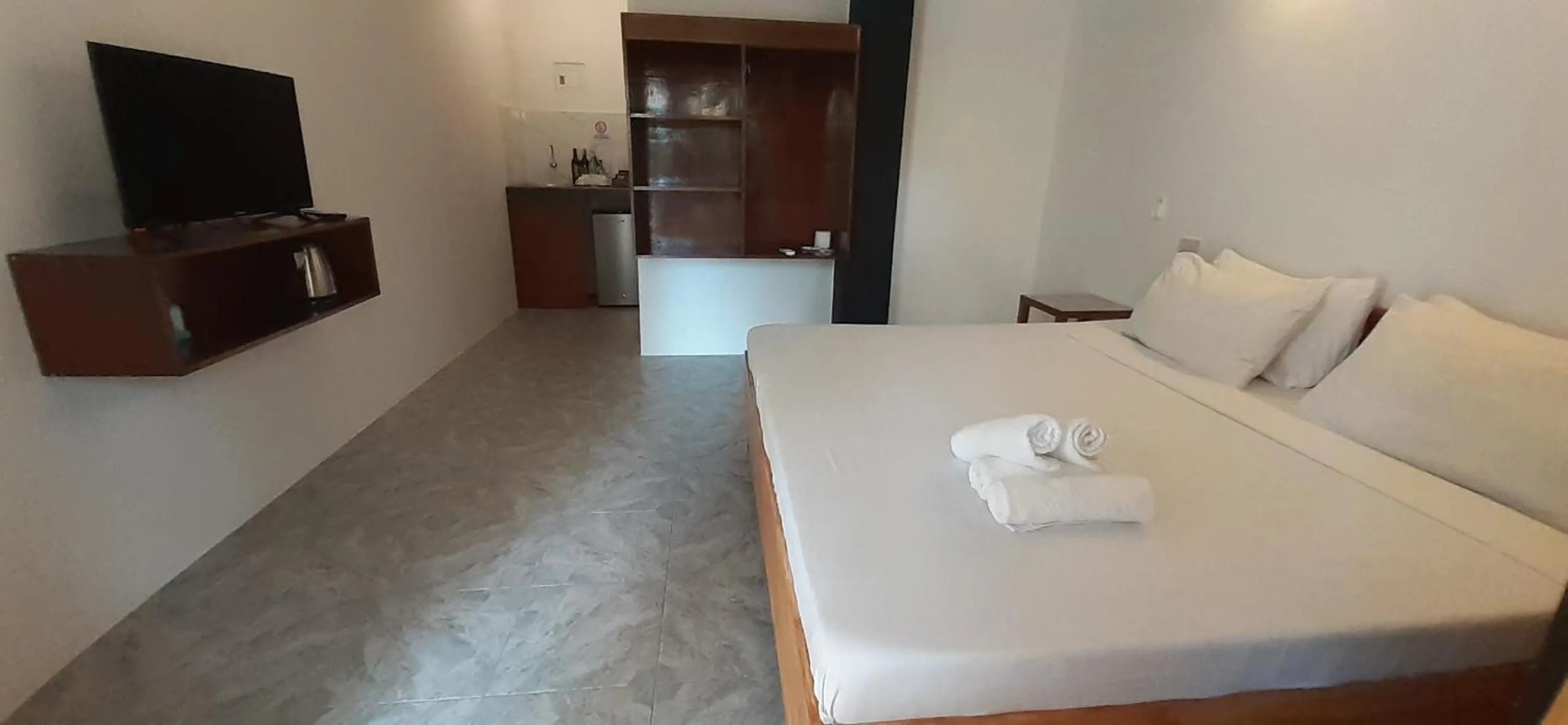 Bed in Jalyn's Resort Sabang