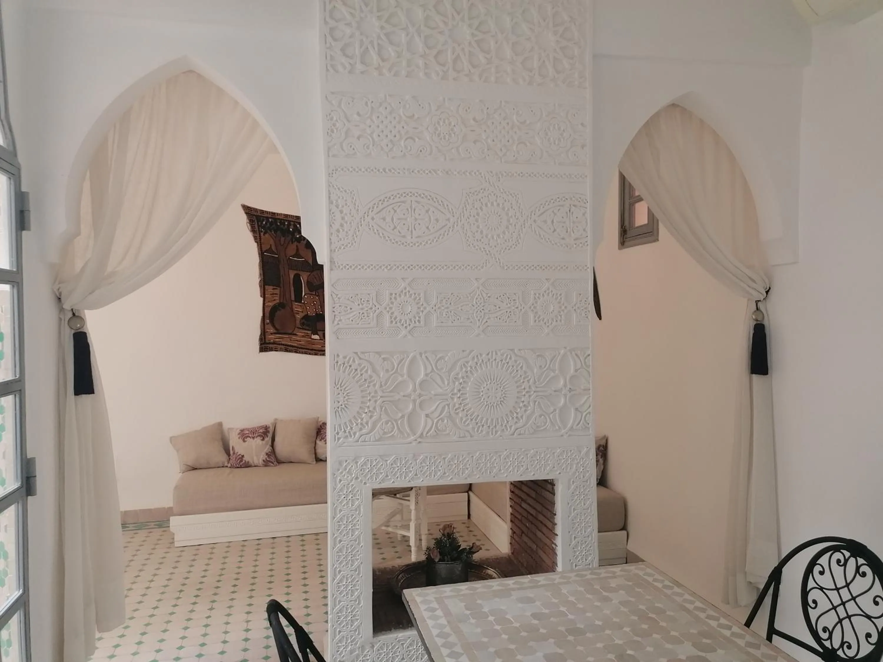 flat iron in Riad El Arco ROOFTOP POOL & Spa