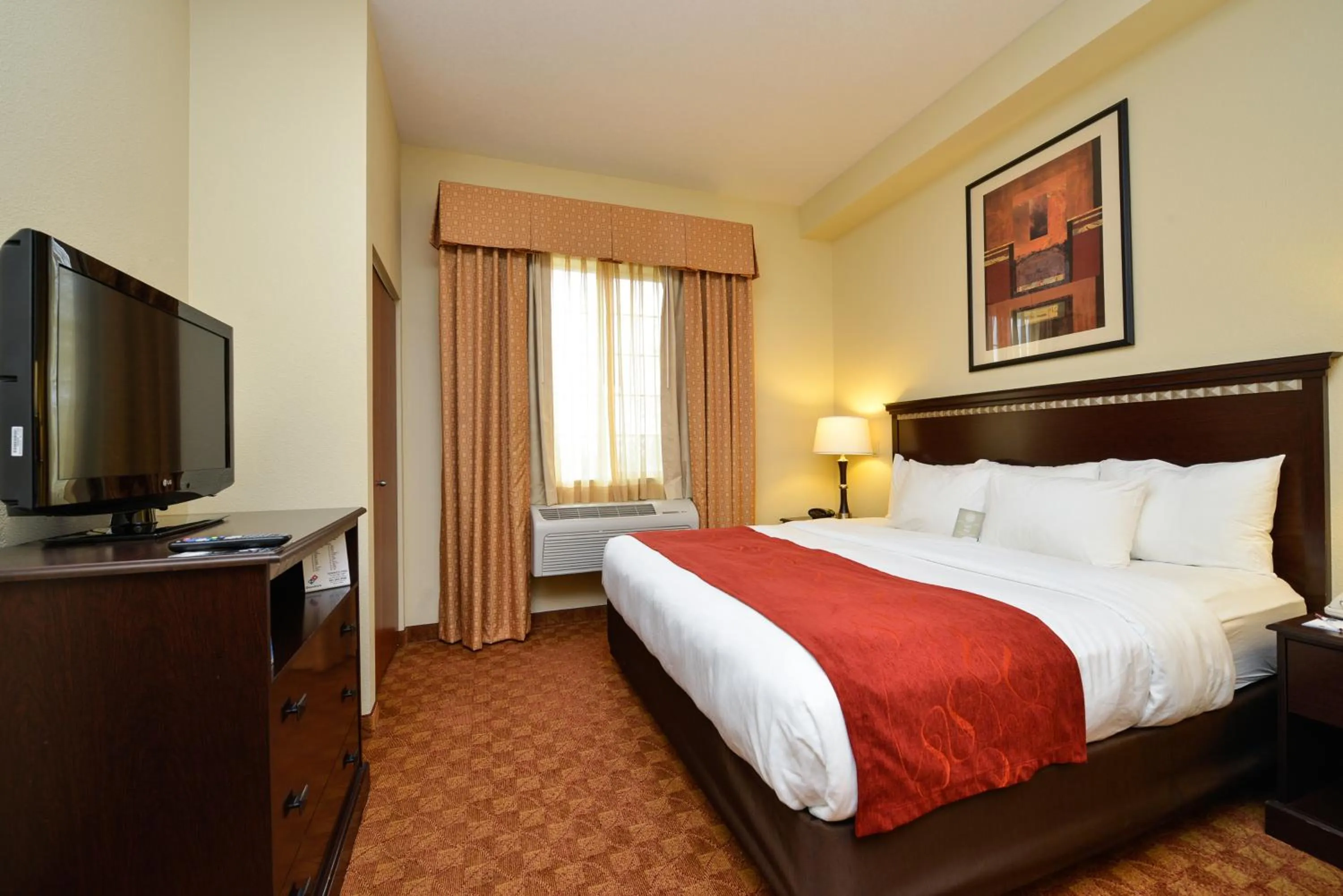 Bedroom, Bed in Comfort Suites Eugene University