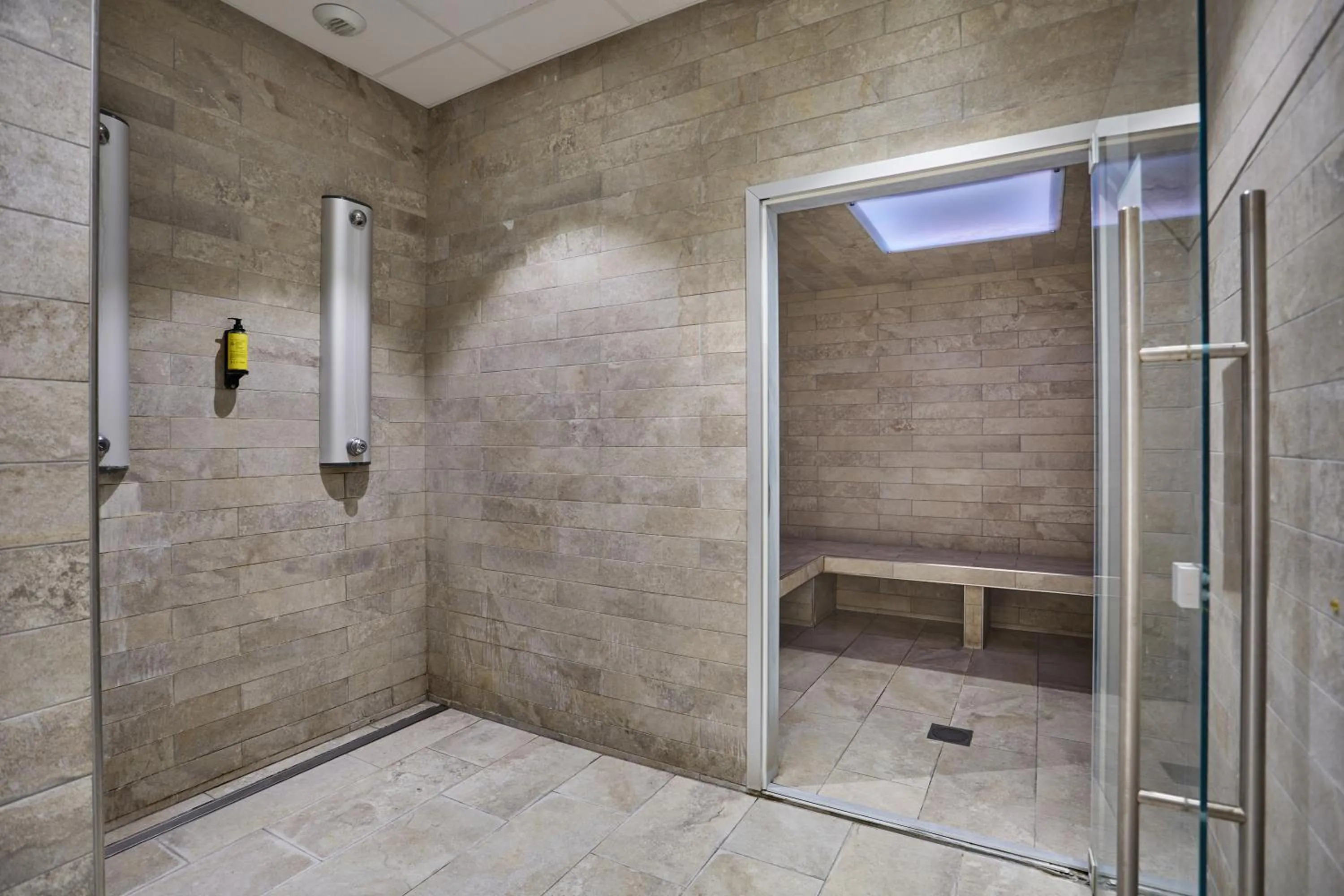 Steam room in Appart Hotel Odalys City Paris Montmartre