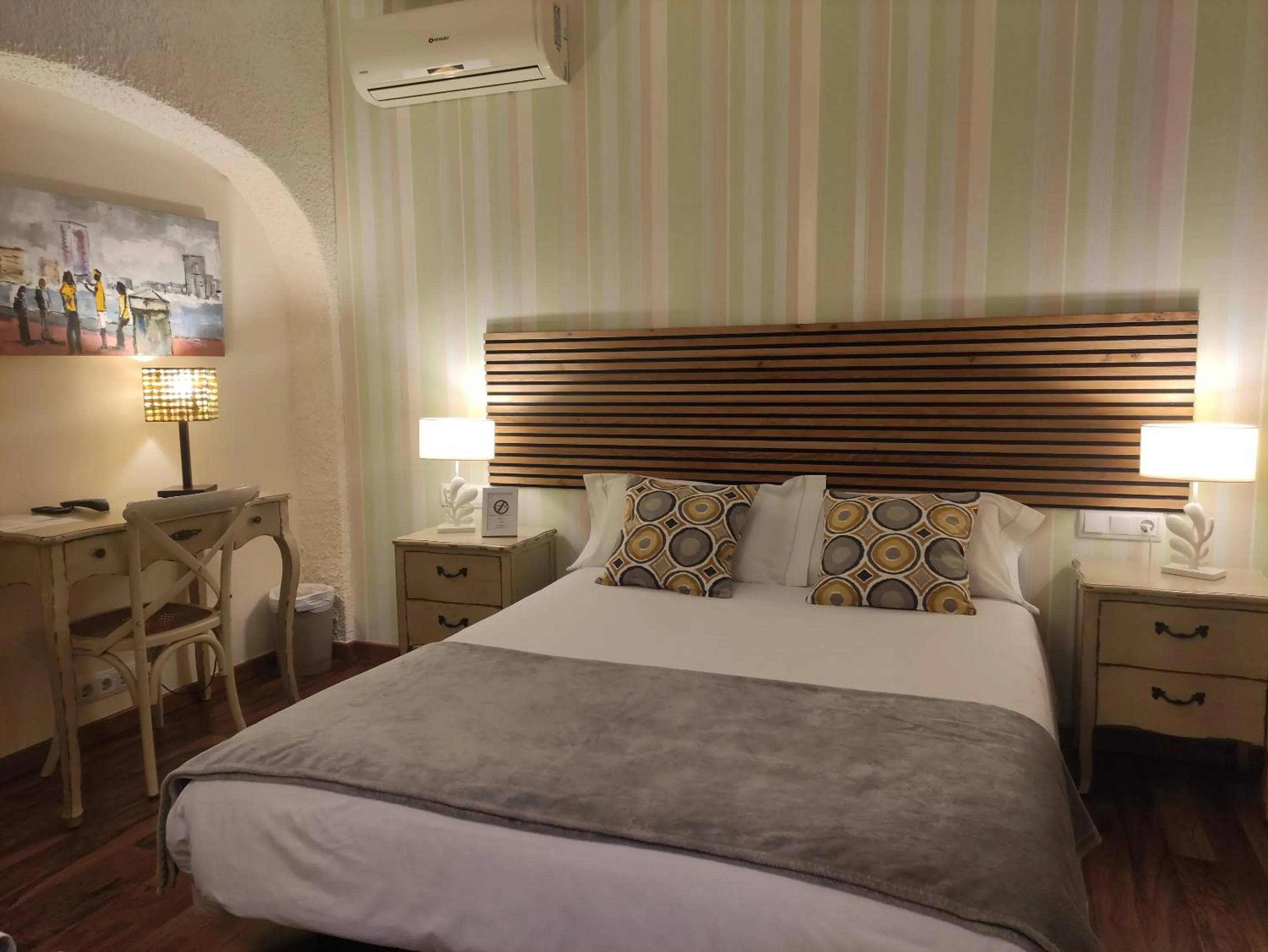 Bedroom, Bed in Cal Music B&B