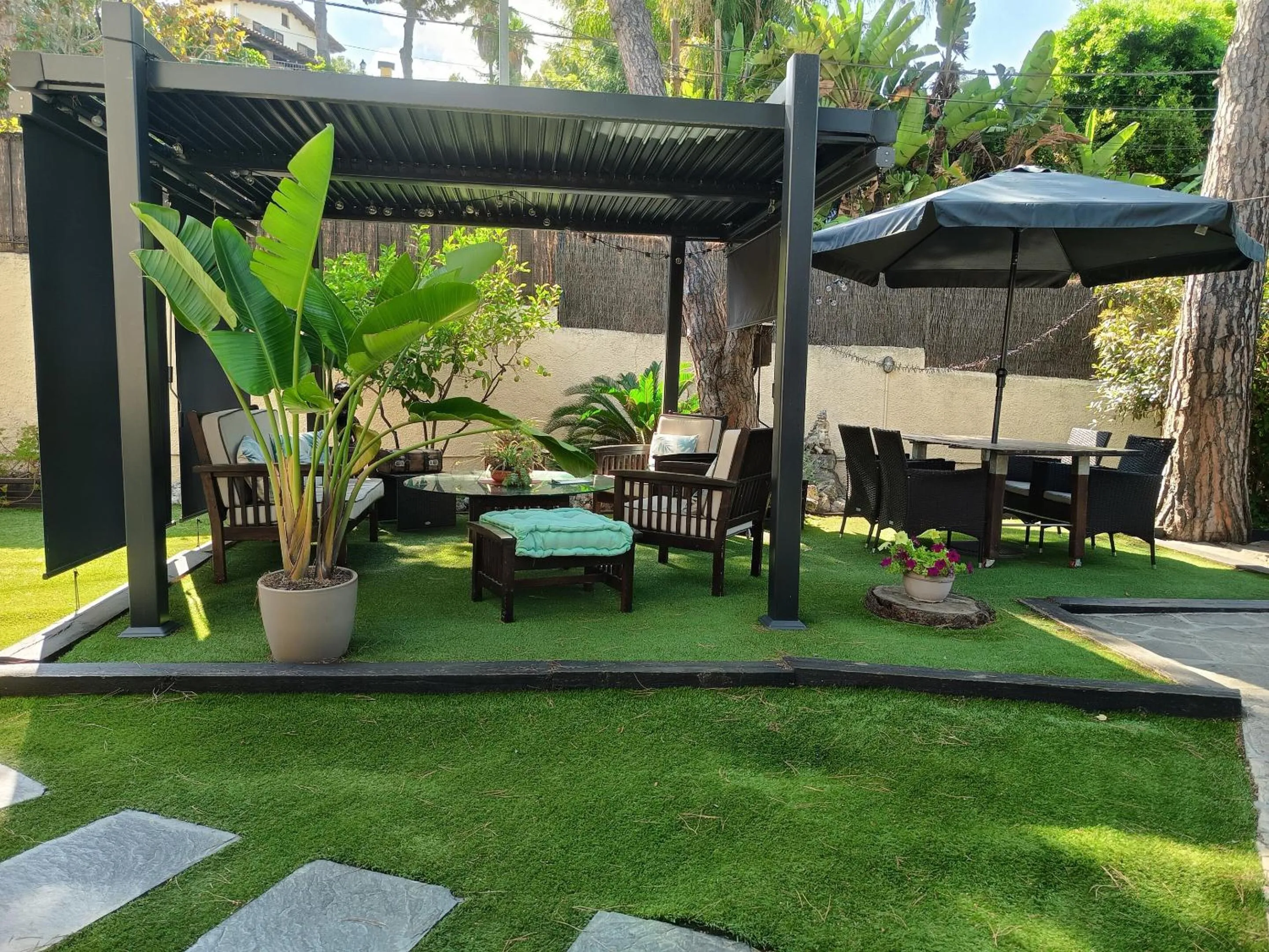 Garden in Cal Music B&B