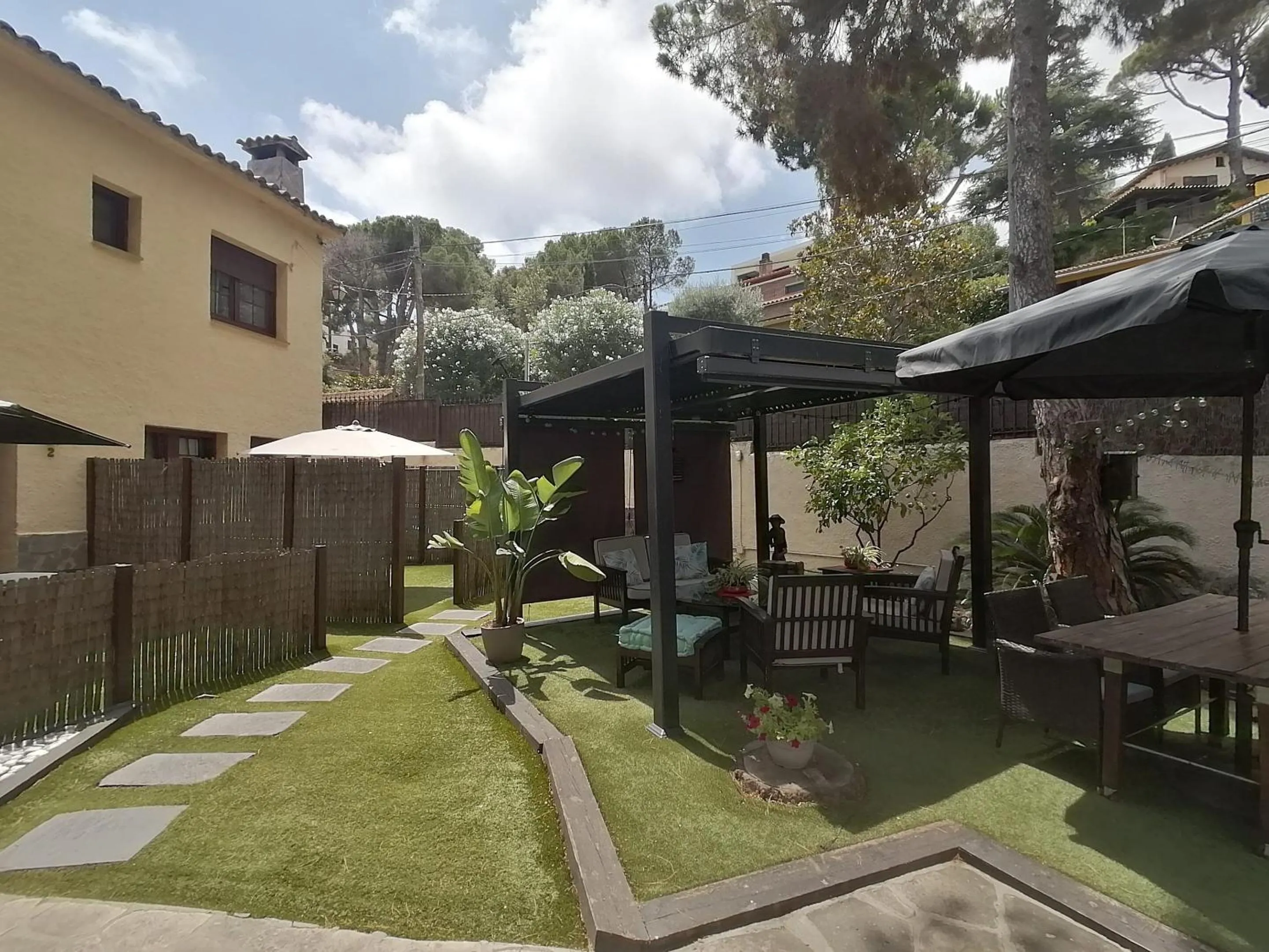 Garden in Cal Music B&B