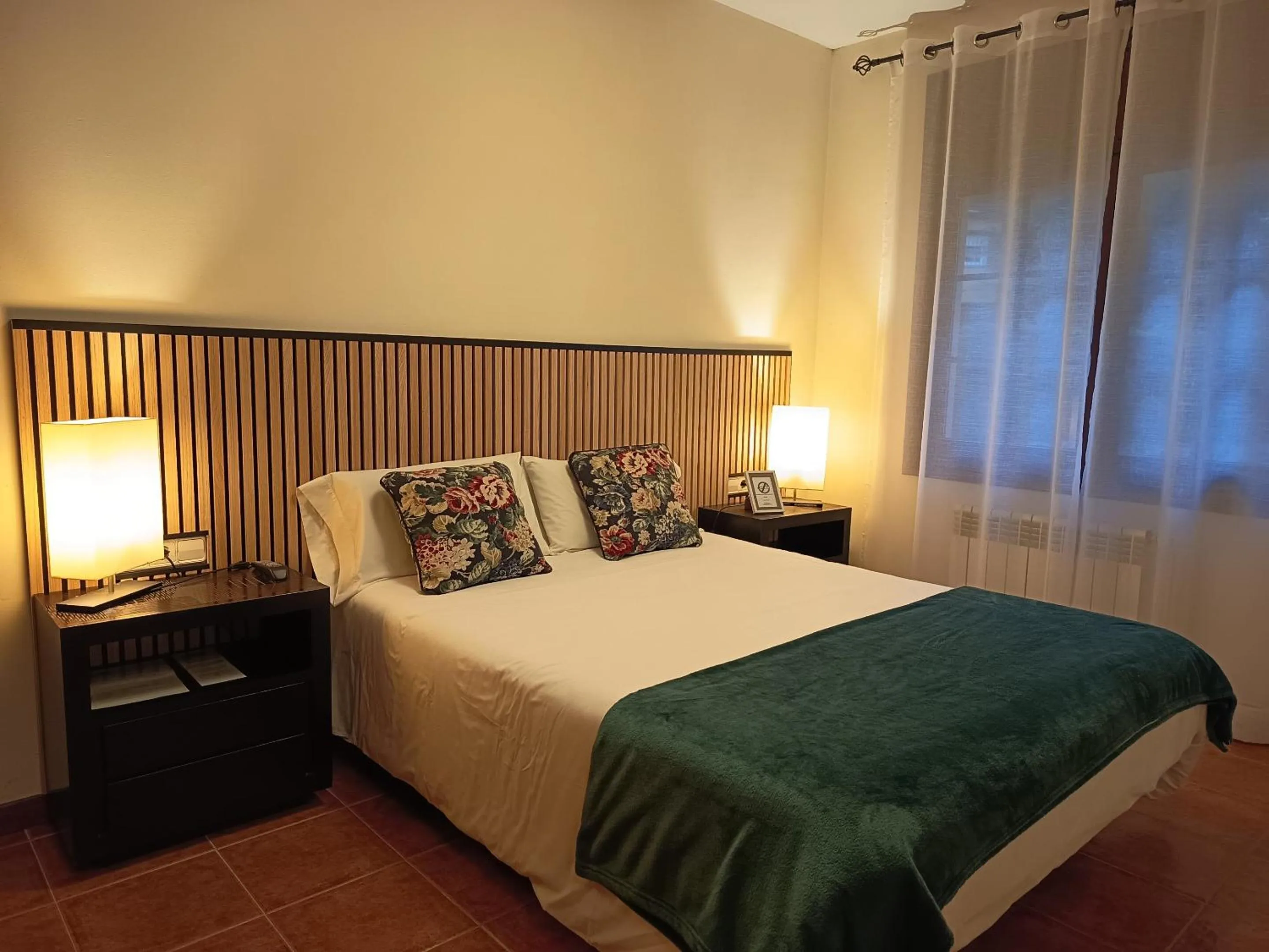 Bedroom, Bed in Cal Music B&B