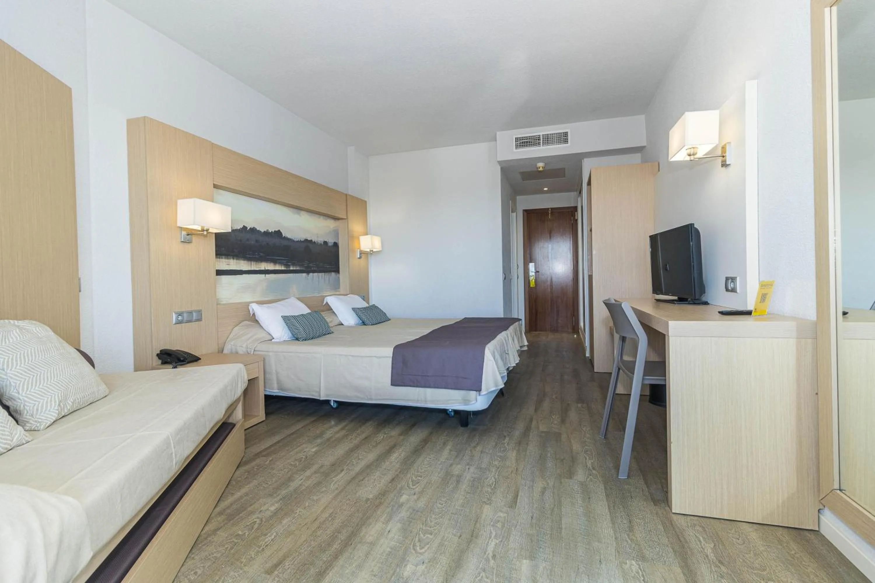 Photo of the whole room, Bed in Eix Lagotel Holiday Resort