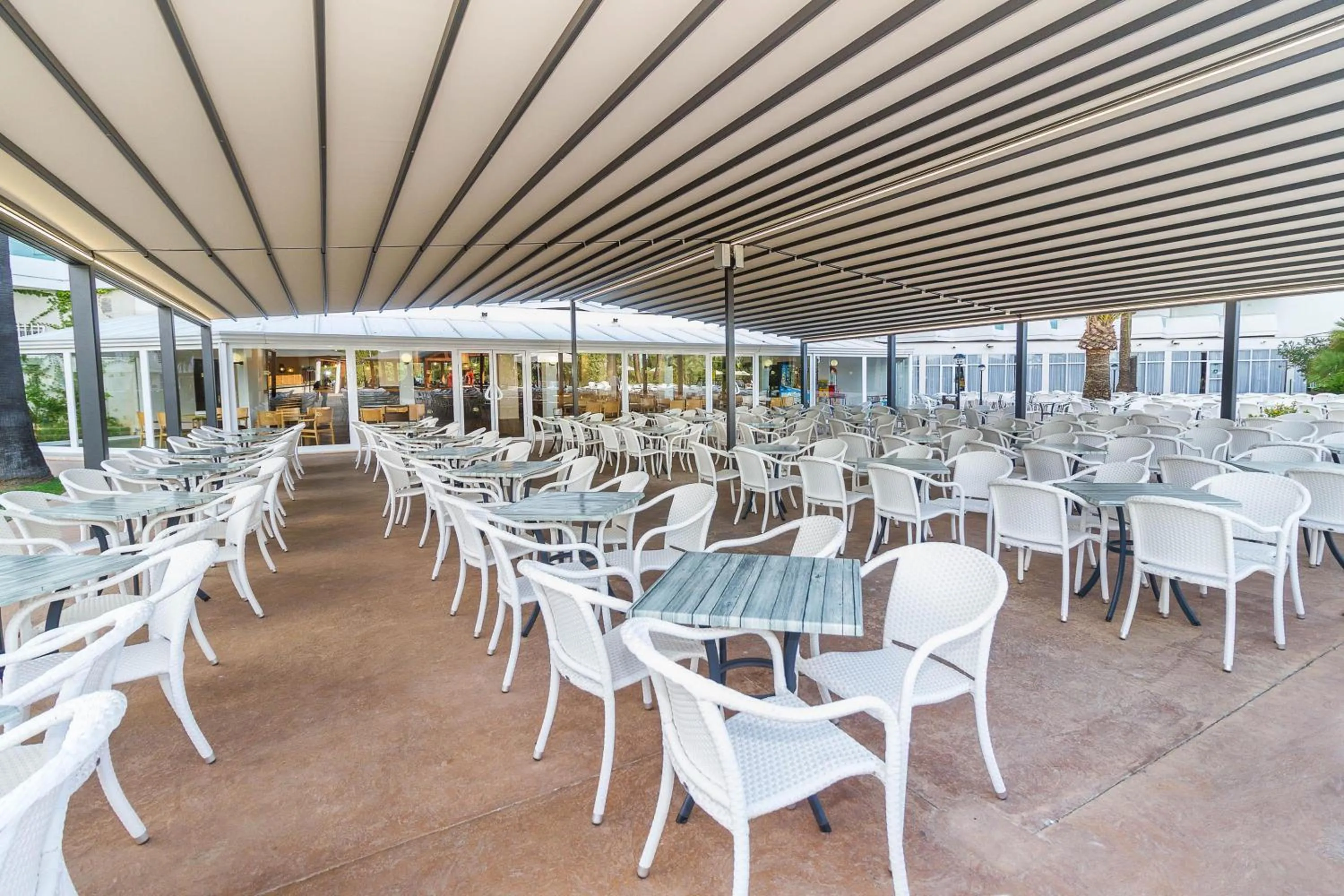 Lounge or bar in Eix Lagotel Holiday Resort