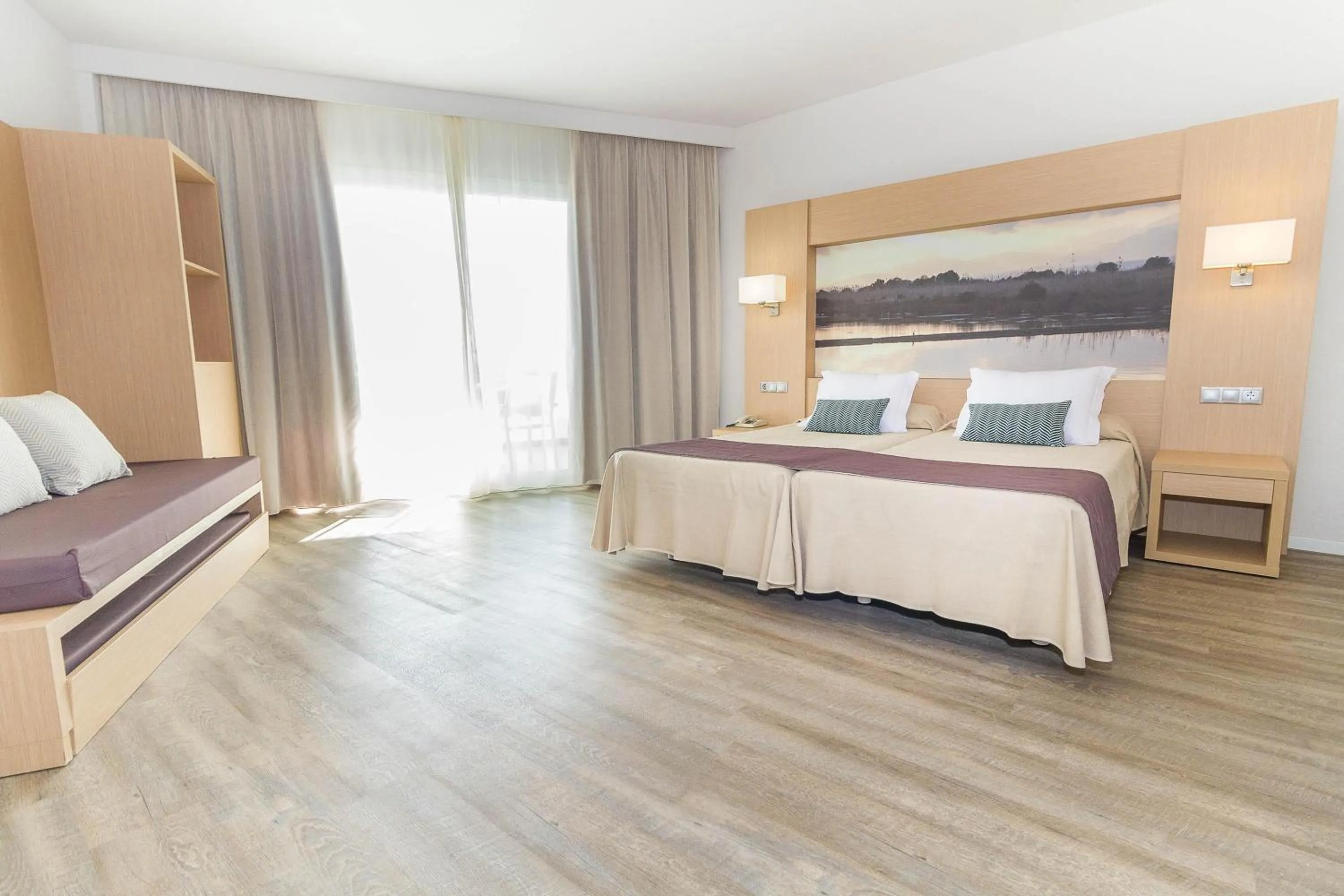 Photo of the whole room, Bed in Eix Lagotel Holiday Resort